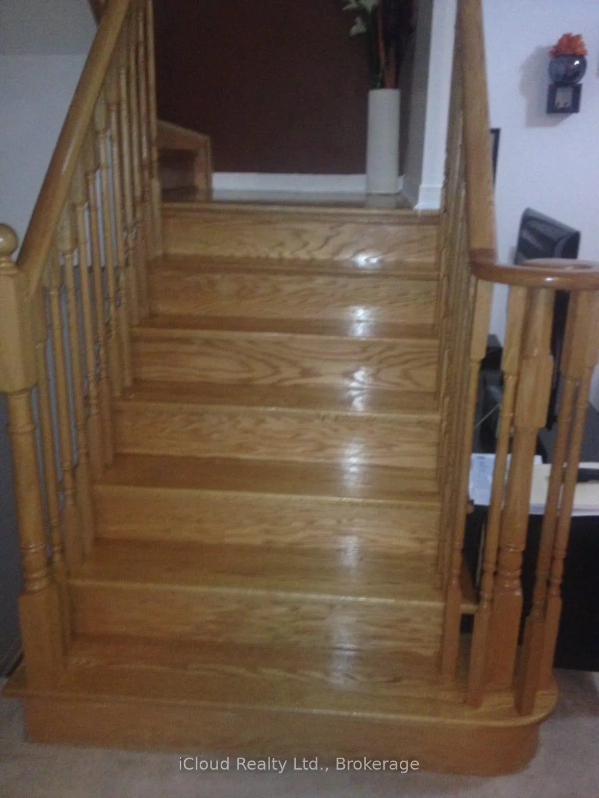 Photo 8 of 42 Flurry Circle, Brampton, Credit Valley — HOMEH