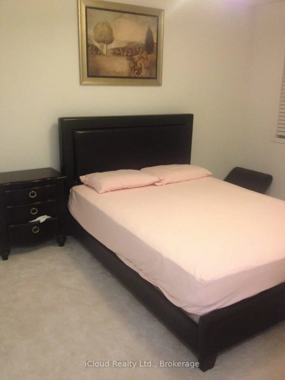 Photo 13 of 42 Flurry Circle, Brampton, Credit Valley — HOMEH