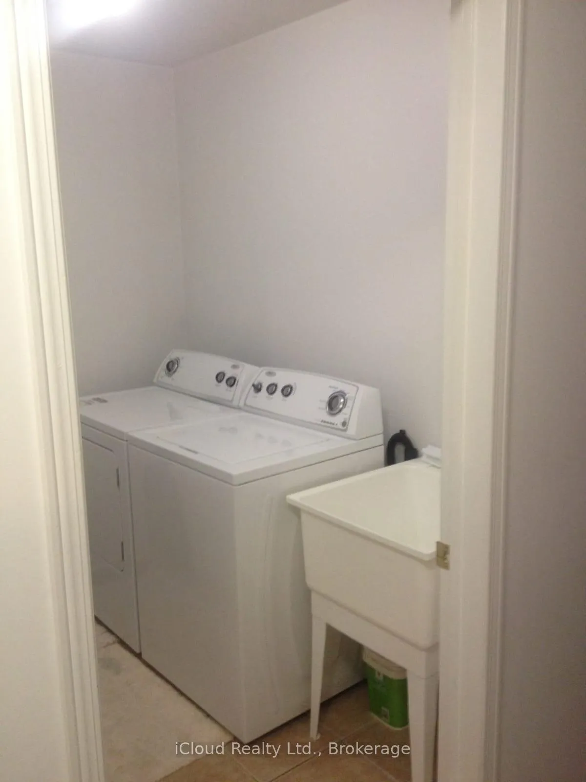 Photo 17 of 42 Flurry Circle, Brampton, Credit Valley — HOMEH