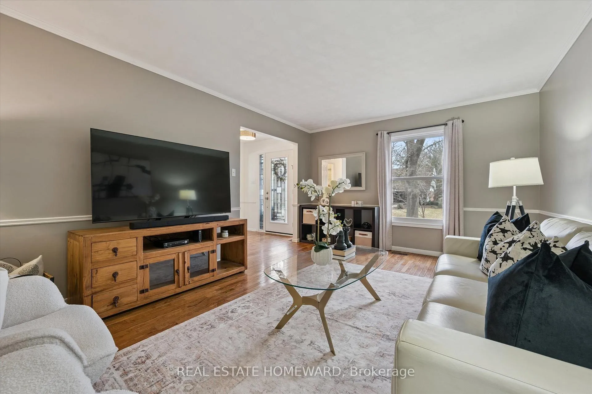 Photo 8 of 20 Combermere Crescent, Waterloo — HOMEH