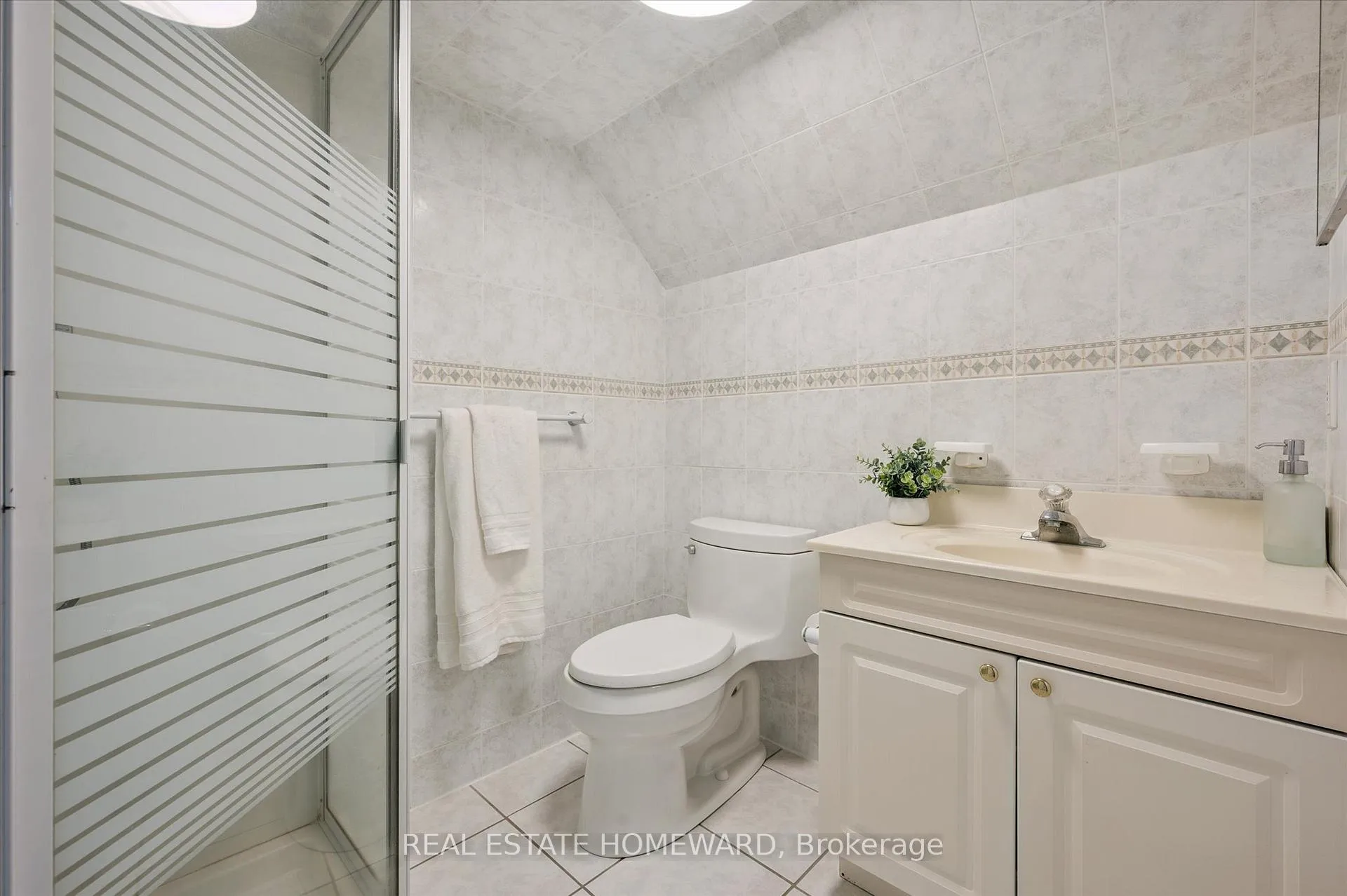 Photo 40 of 20 Combermere Crescent, Waterloo — HOMEH
