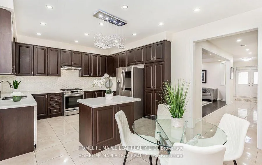 Photo 6 of 11 Cloverhaven Road, Brampton, Toronto Gore Rural Estate — HOMEH