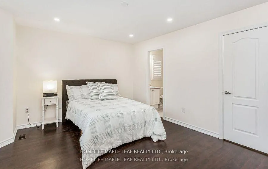 Photo 29 of 11 Cloverhaven Road, Brampton, Toronto Gore Rural Estate — HOMEH