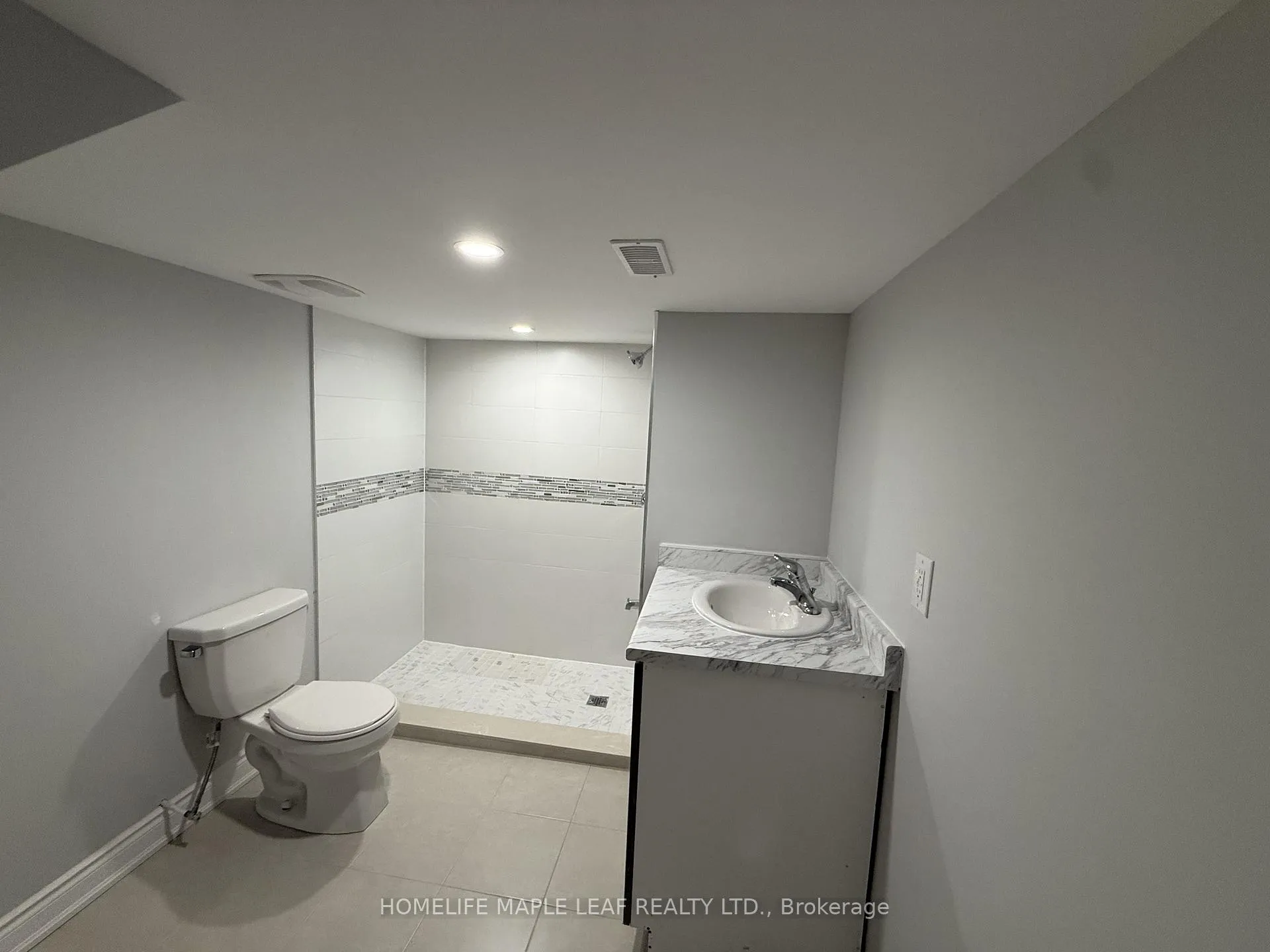 Photo 41 of 11 Cloverhaven Road, Brampton, Toronto Gore Rural Estate — HOMEH