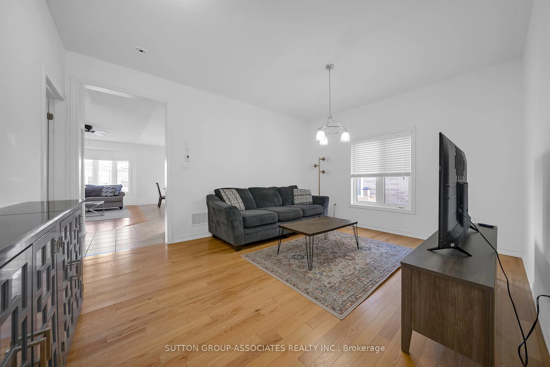 Photo 2 of 130 Lyle Drive, Clarington, Bowmanville — HOMEH