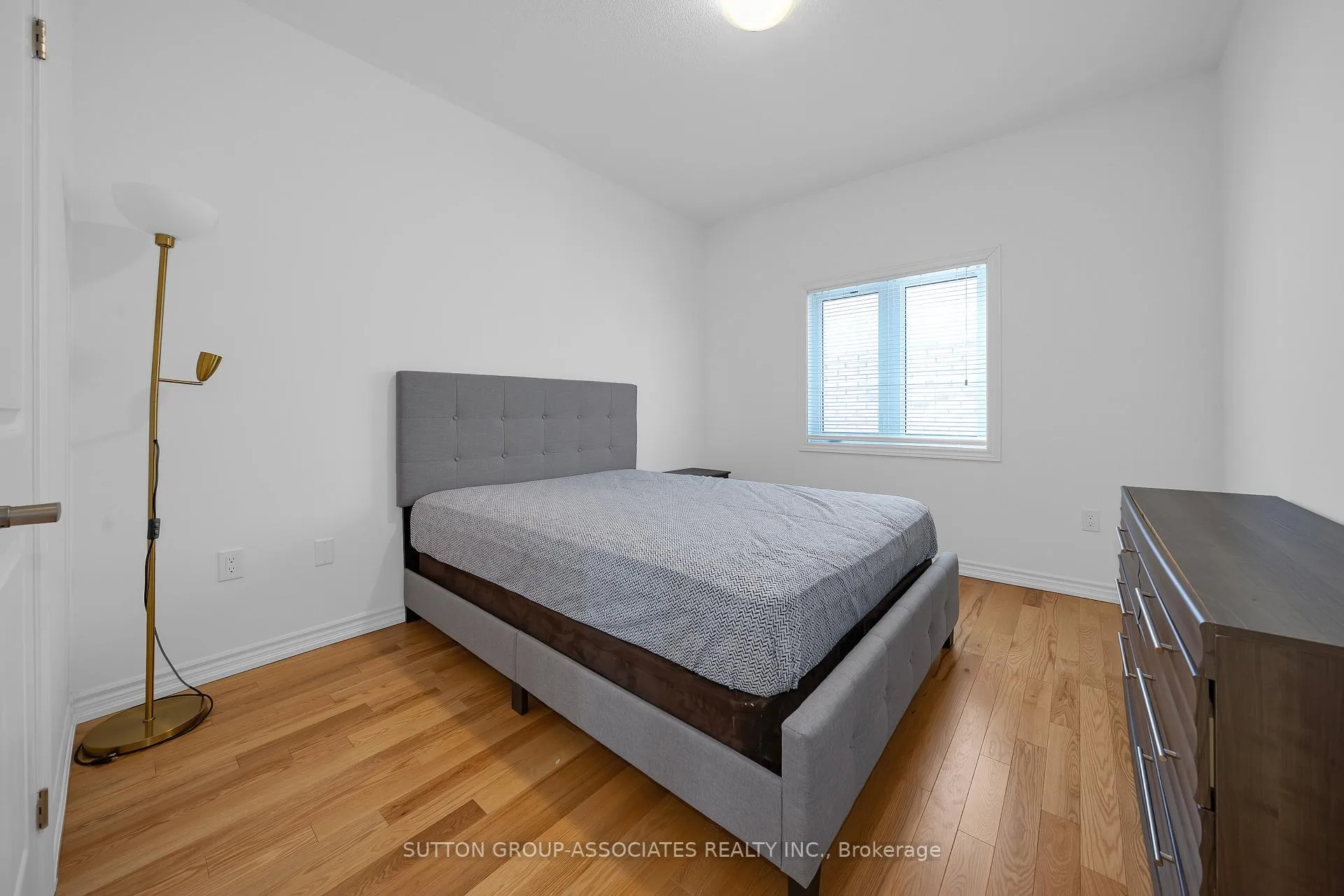 Photo 23 of 130 Lyle Drive, Clarington, Bowmanville — HOMEH