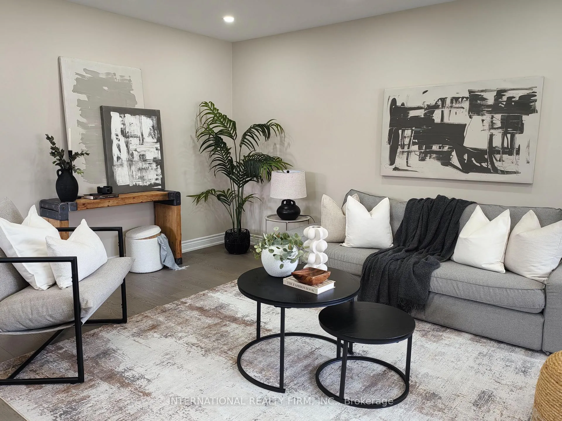 Photo 2 of 463 Rossland Road E, Oshawa, O'Neill — HOMEH