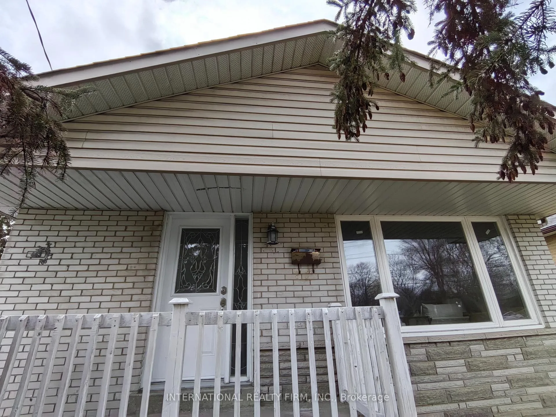 Photo 3 of 463 Rossland Road E, Oshawa, O'Neill — HOMEH