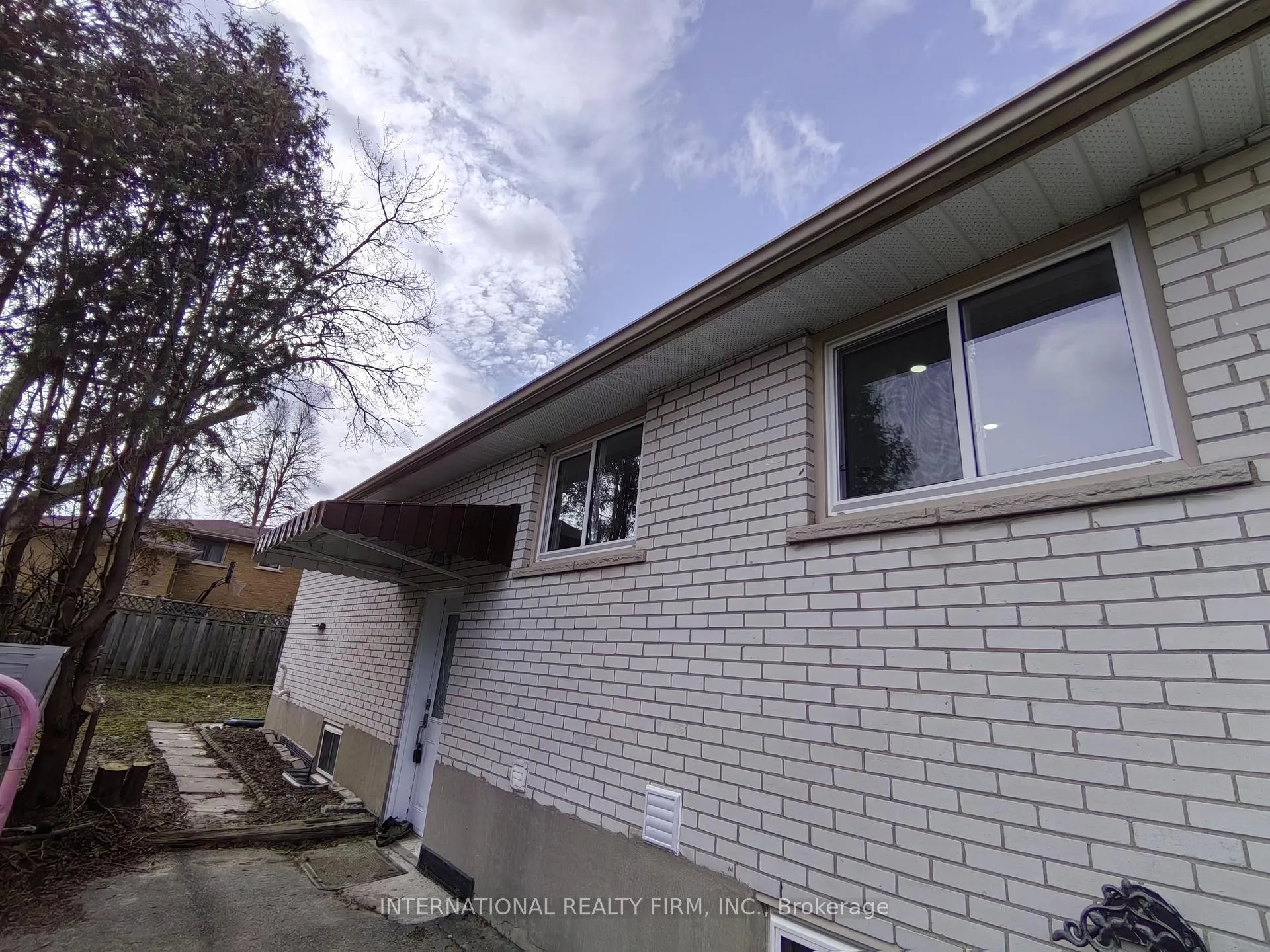 Photo 24 of 463 Rossland Road E, Oshawa, O'Neill — HOMEH