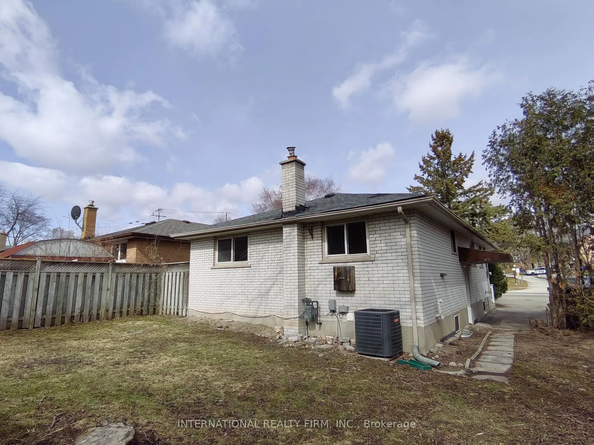 Photo 25 of 463 Rossland Road E, Oshawa, O'Neill — HOMEH