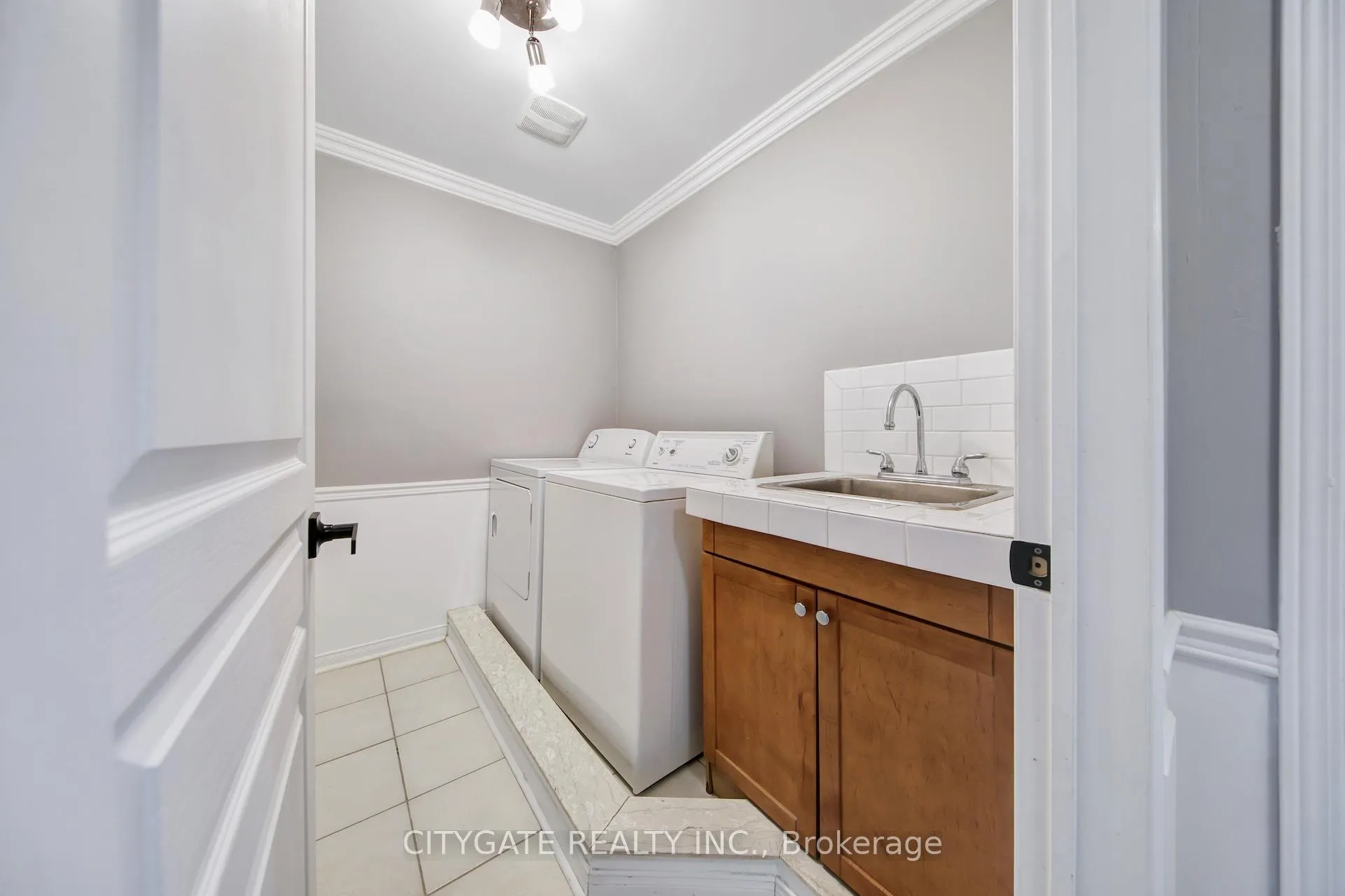 Photo 42 of 2388 Postmaster Drive, Oakville, Westmount — HOMEH