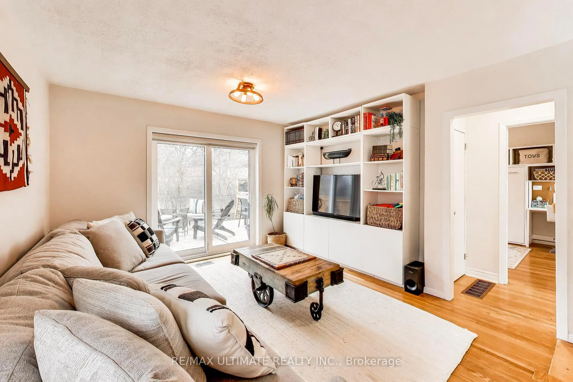 Photo 10 of 214 Riverplace Crescent, Milton, Old Milton — HOMEH