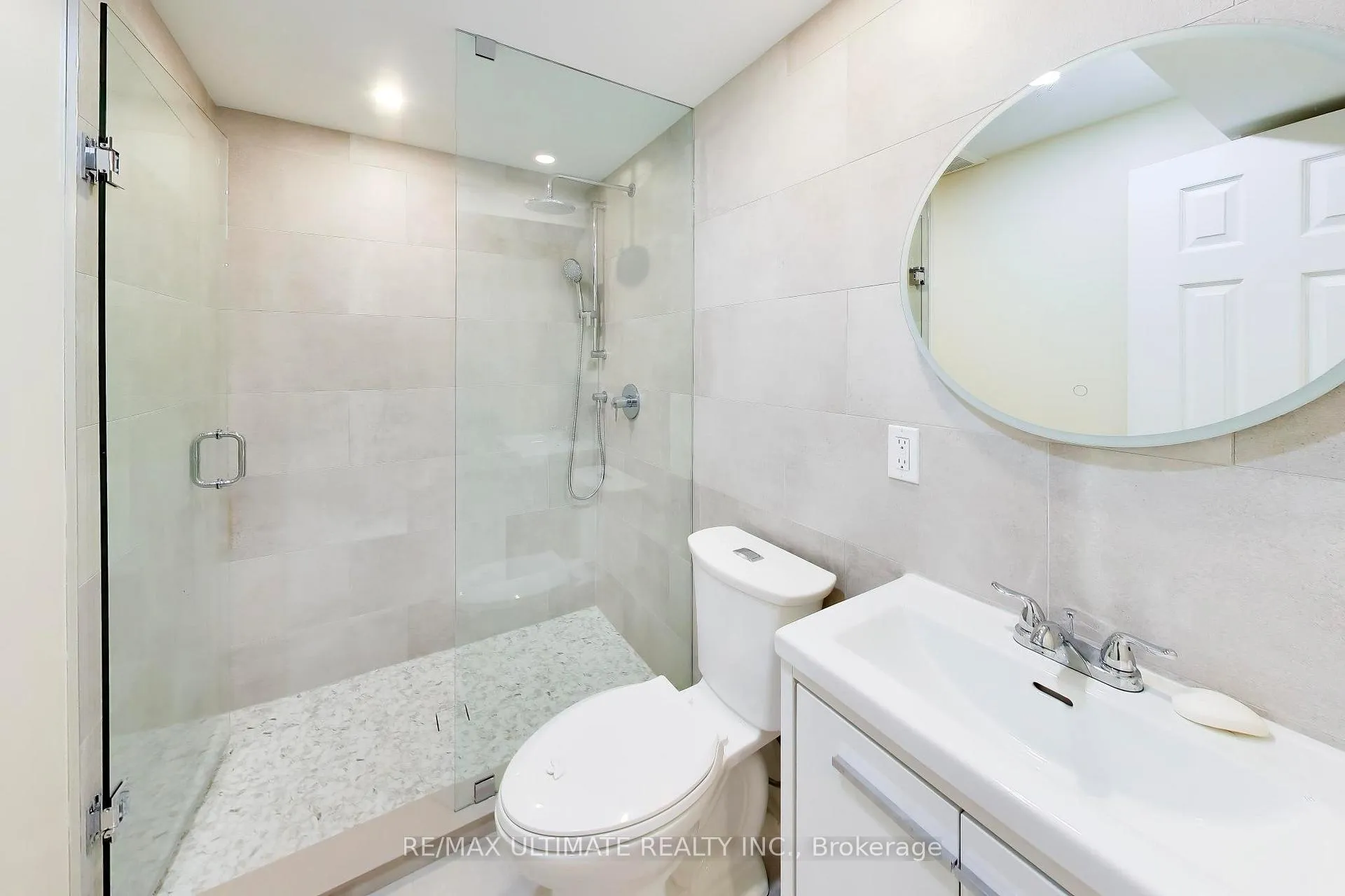 Photo 30 of 214 Riverplace Crescent, Milton, Old Milton — HOMEH