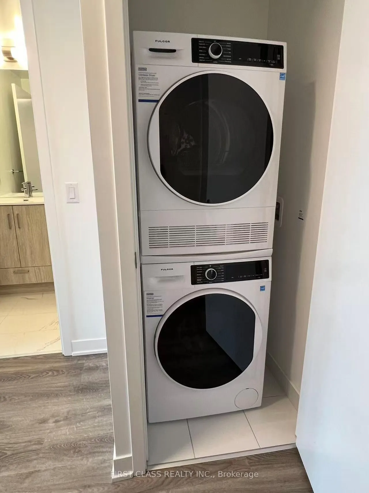 Photo 4 of Unit 3511, 180 Front Street E, Toronto, Moss Park — HOMEH