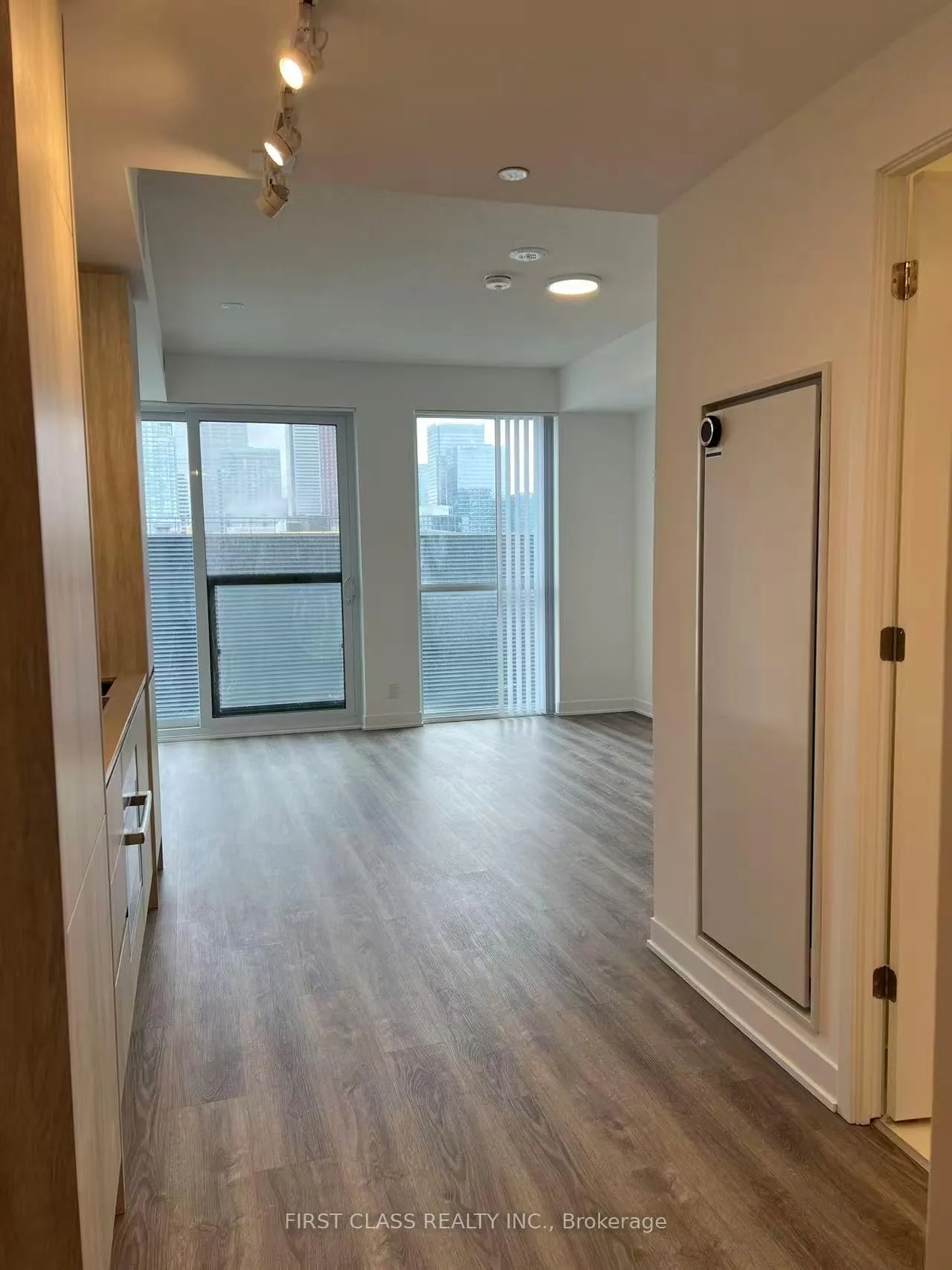 Photo 7 of Unit 3511, 180 Front Street E, Toronto, Moss Park — HOMEH