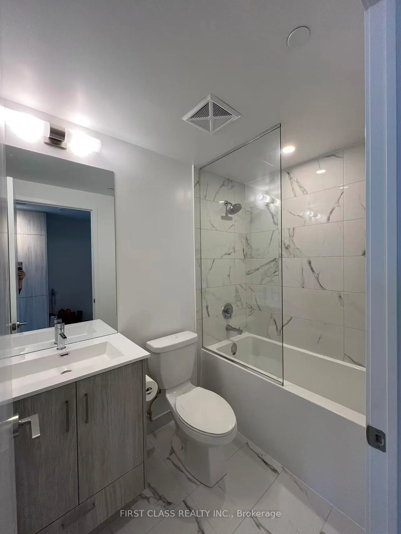 Photo 9 of Unit 3511, 180 Front Street E, Toronto, Moss Park — HOMEH