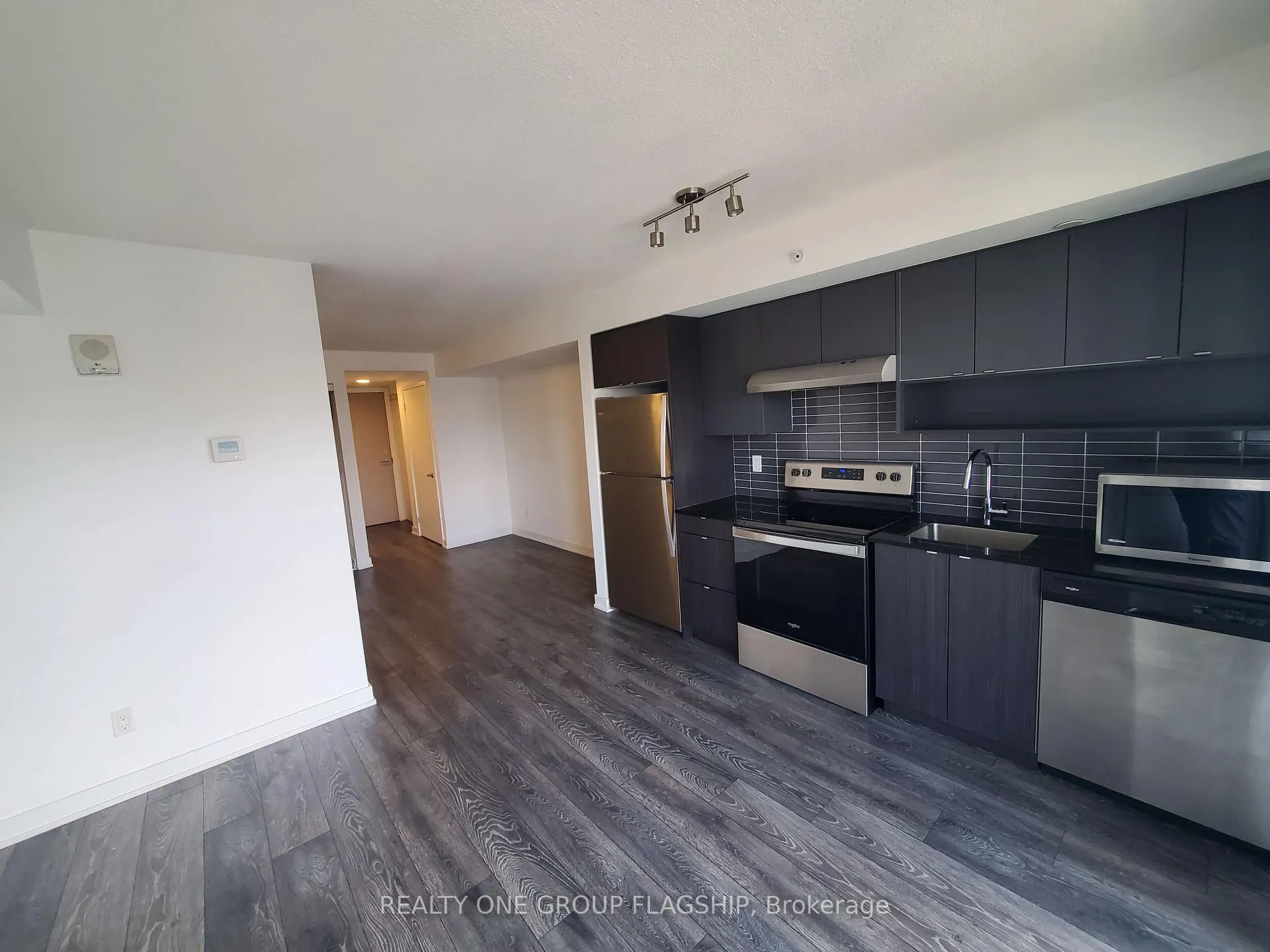 Photo 11 of Unit A411, 1117 Cooke Boulevard, Burlington, LaSalle — HOMEH