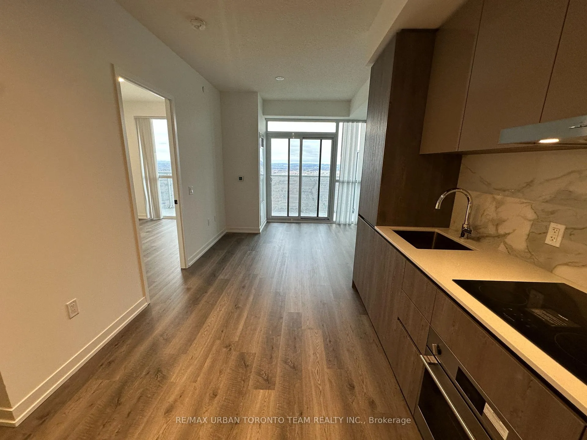 Photo 2 of Unit 5203, 8 Interchange Way, Vaughan, Vaughan Corporate Centre — HOMEH