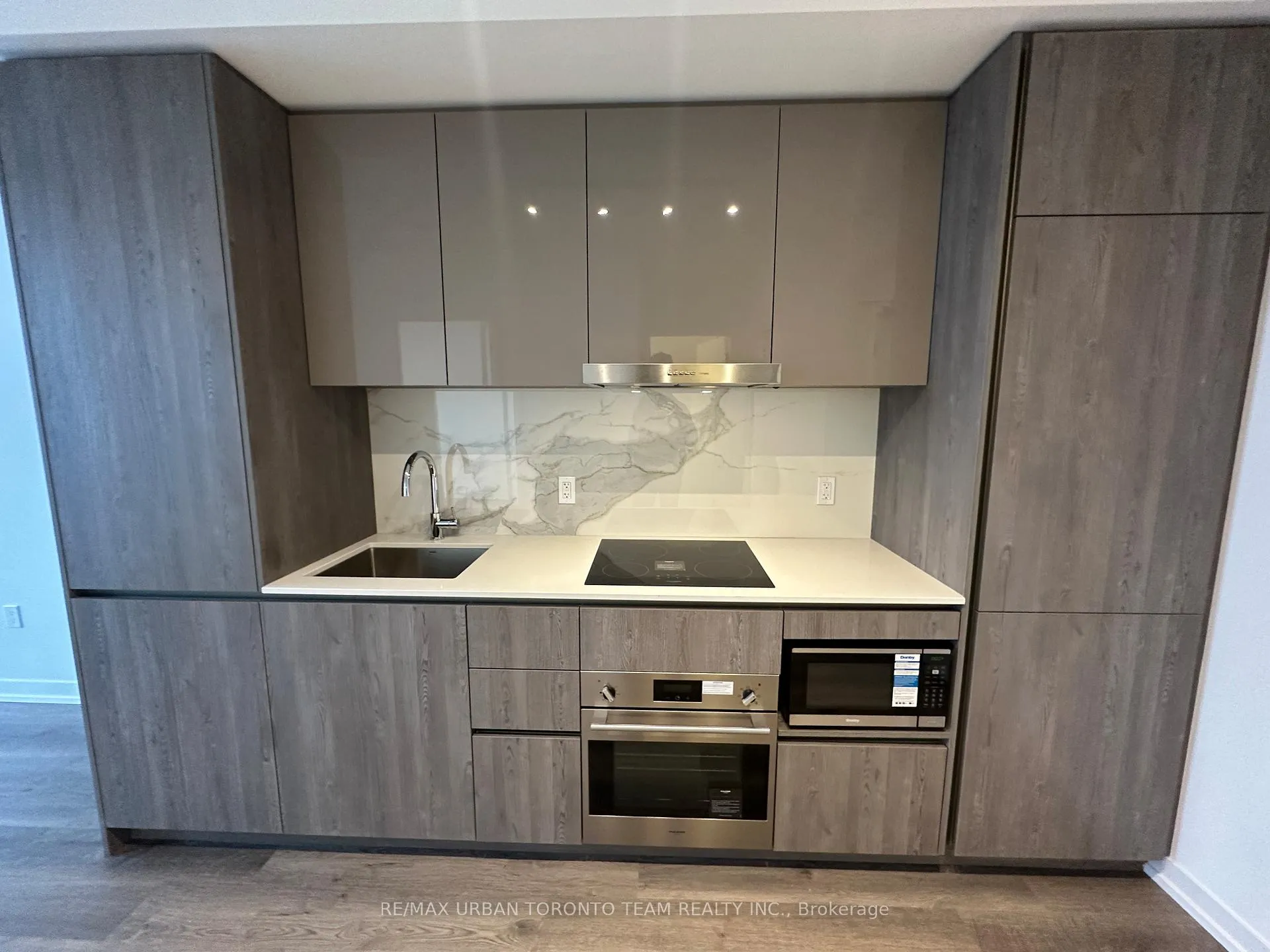 Photo 5 of Unit 5203, 8 Interchange Way, Vaughan, Vaughan Corporate Centre — HOMEH
