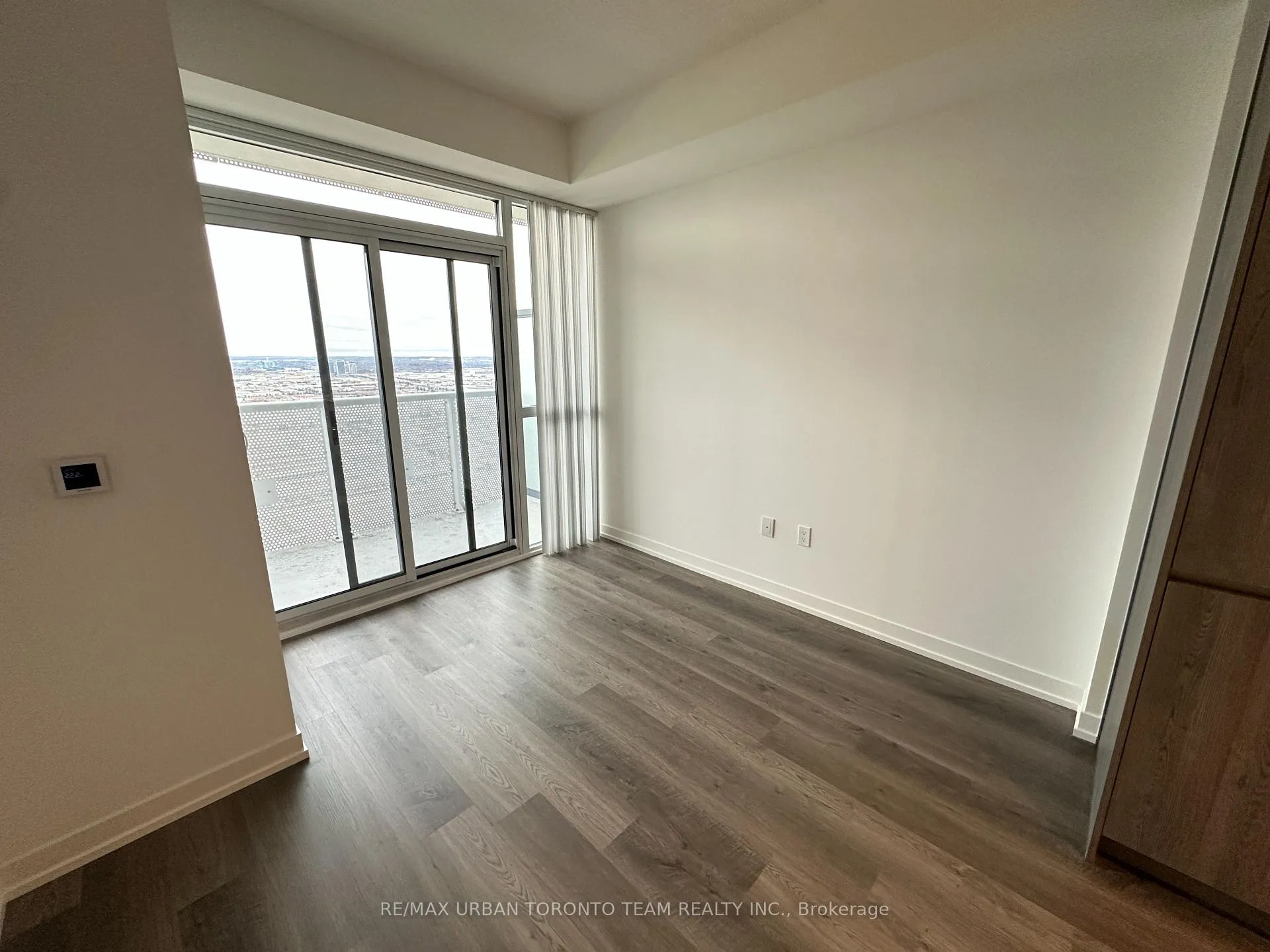 Photo 6 of Unit 5203, 8 Interchange Way, Vaughan, Vaughan Corporate Centre — HOMEH