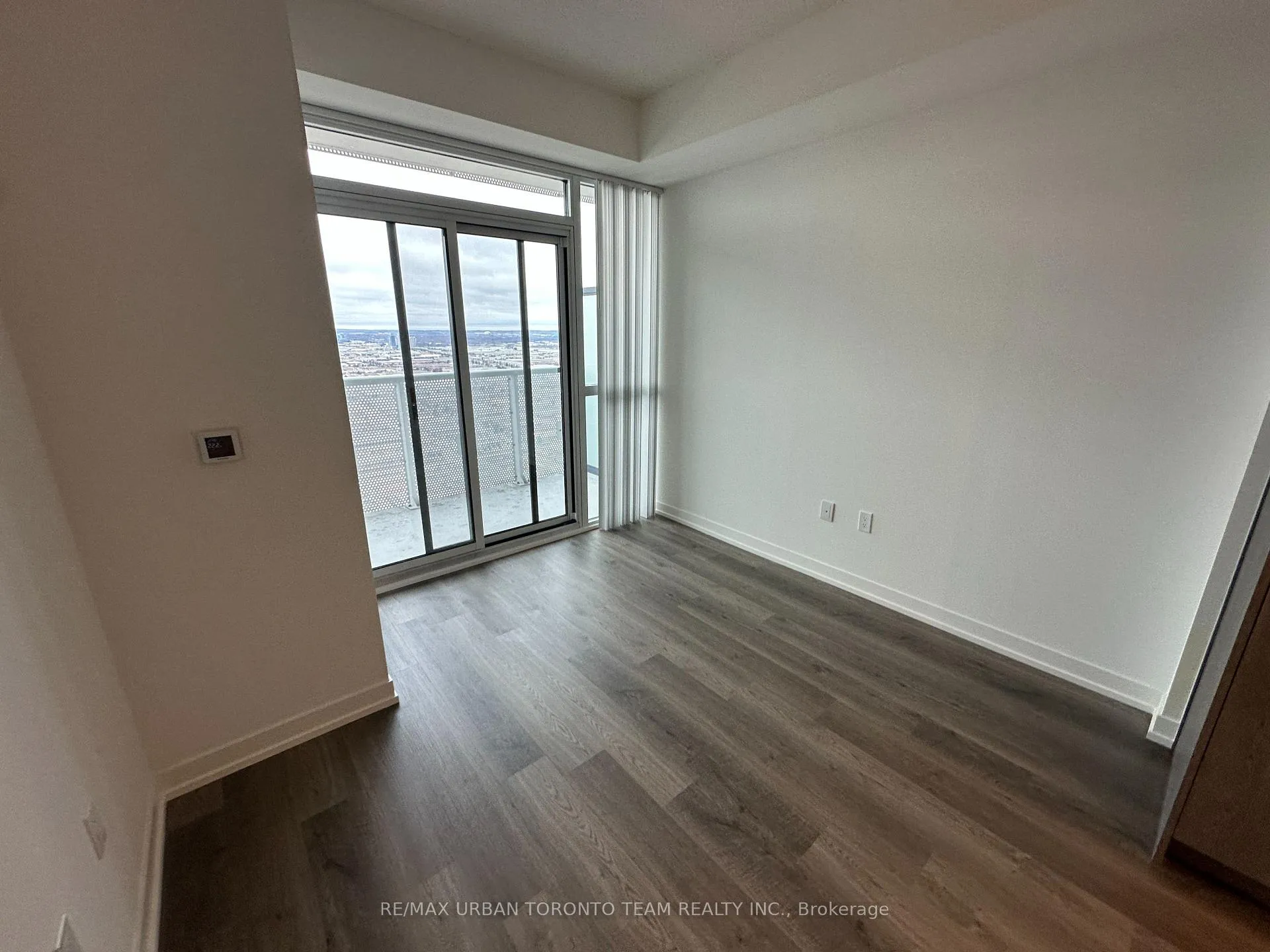 Photo 7 of Unit 5203, 8 Interchange Way, Vaughan, Vaughan Corporate Centre — HOMEH