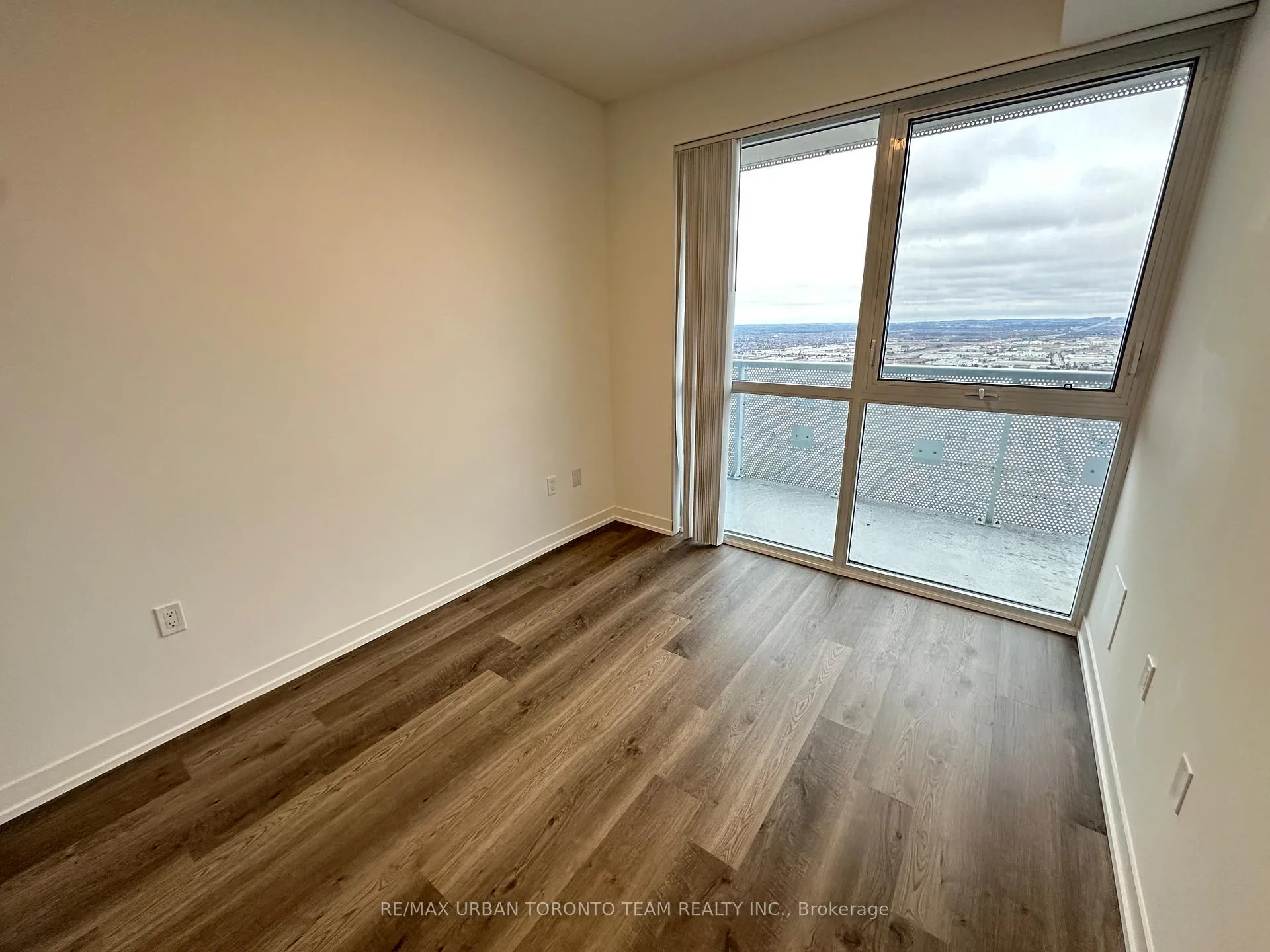 Photo 9 of Unit 5203, 8 Interchange Way, Vaughan, Vaughan Corporate Centre — HOMEH
