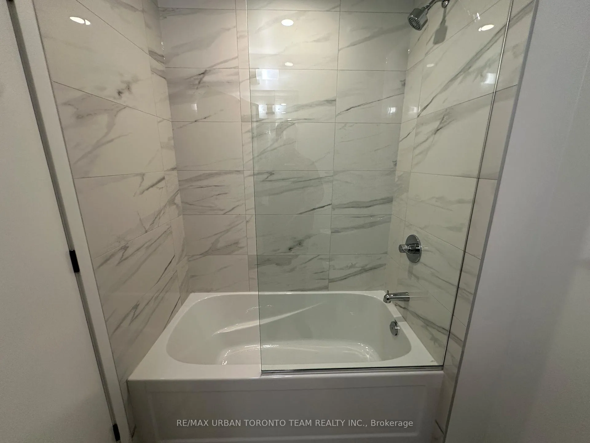 Photo 13 of Unit 5203, 8 Interchange Way, Vaughan, Vaughan Corporate Centre — HOMEH