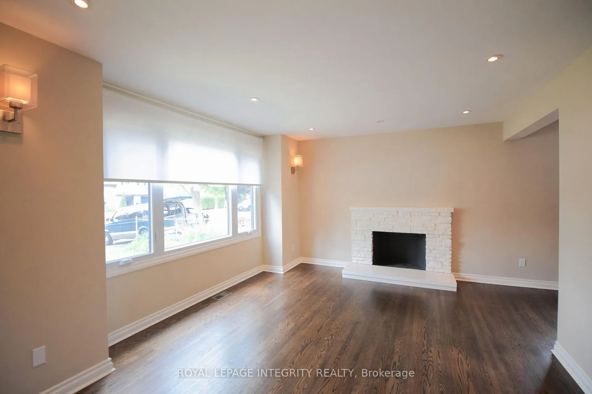 Photo 3 of 2550 Traverse Drive S, Ottawa, Brookfield Gardens — HOMEH