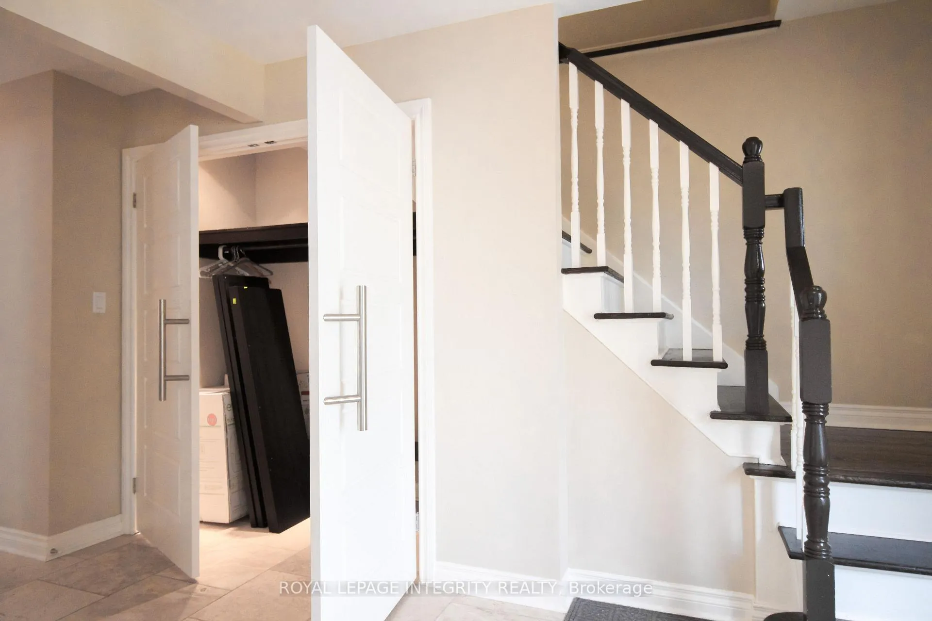 Photo 17 of 2550 Traverse Drive S, Ottawa, Brookfield Gardens — HOMEH