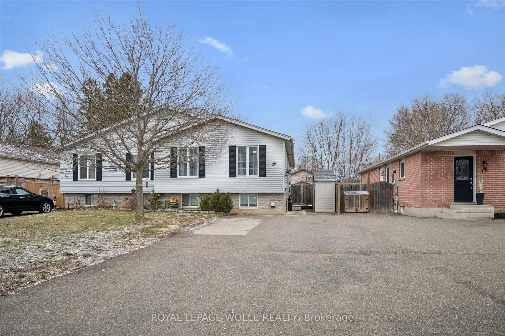 Photo 1 of 20 Ivy Crescent, Brant, Paris — HOMEH