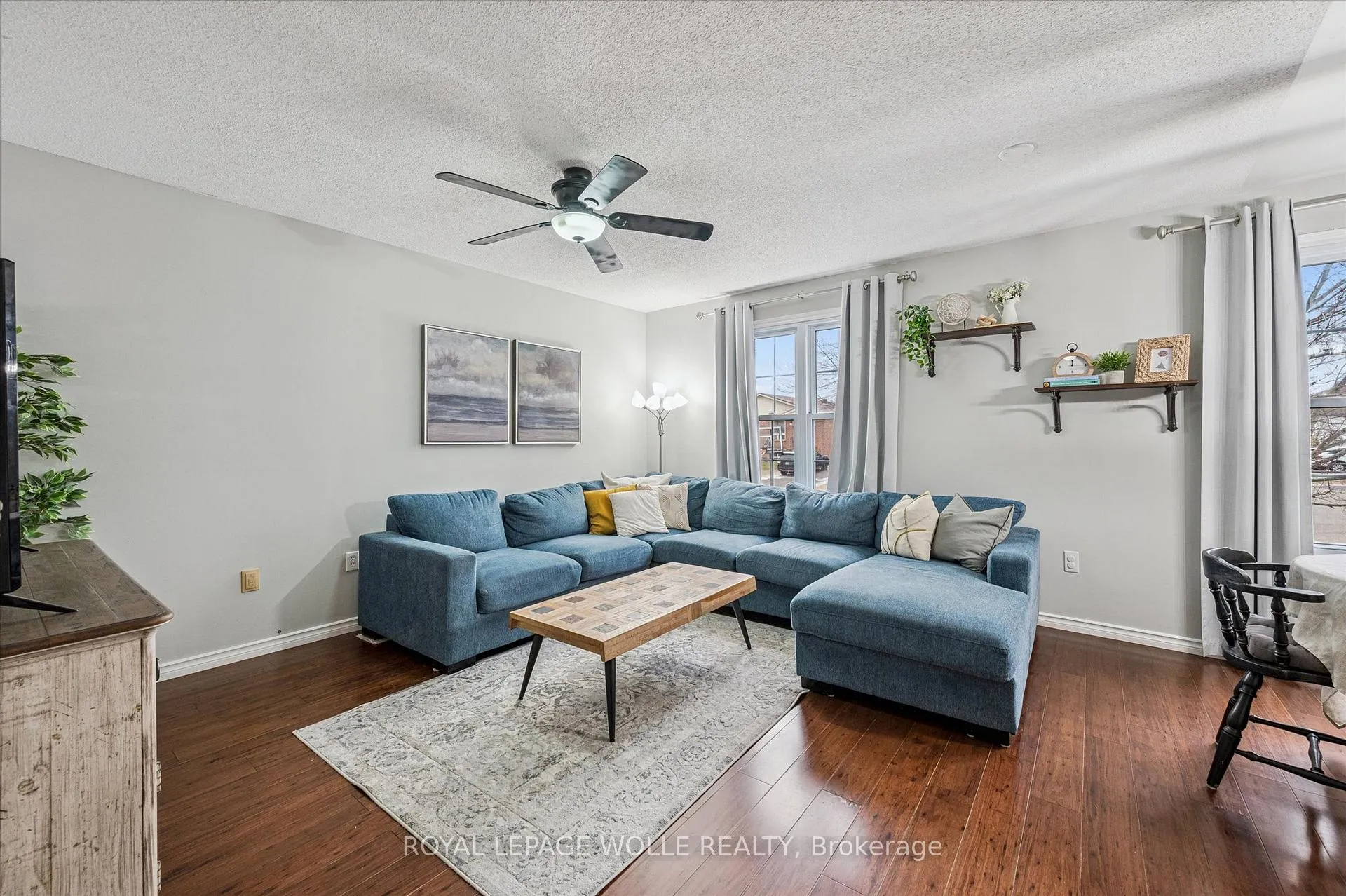 Photo 7 of 20 Ivy Crescent, Brant, Paris — HOMEH