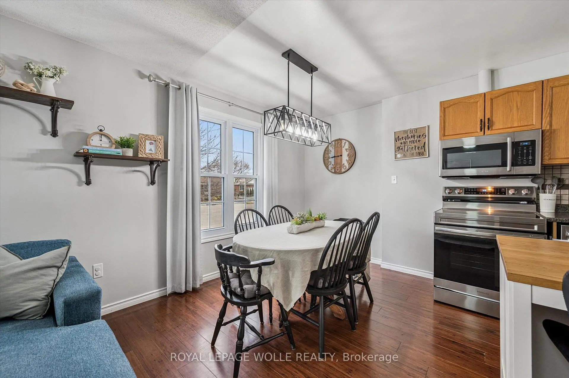Photo 13 of 20 Ivy Crescent, Brant, Paris — HOMEH