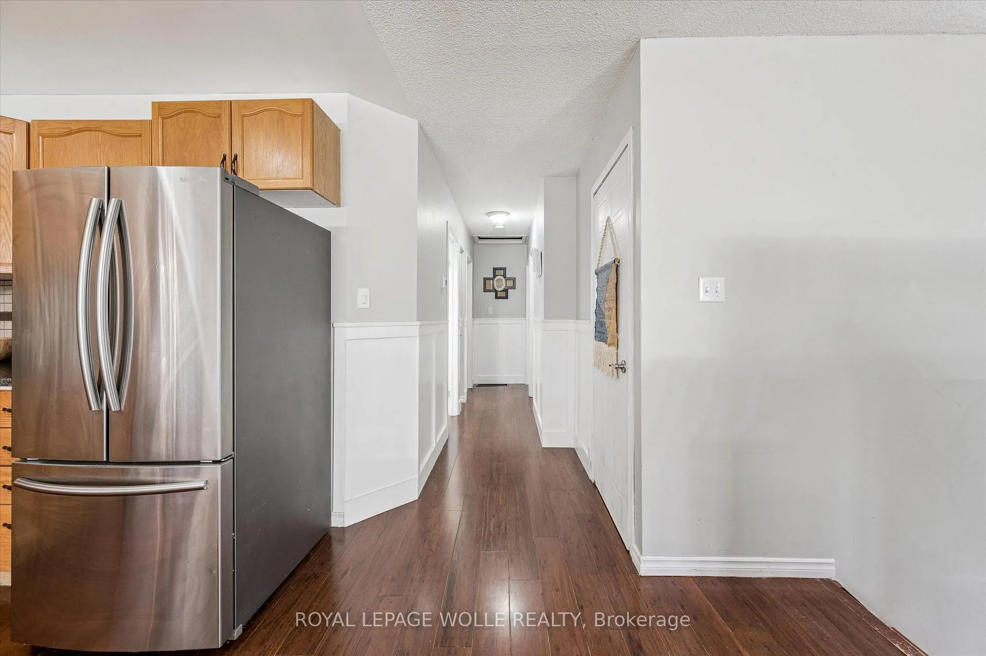 Photo 14 of 20 Ivy Crescent, Brant, Paris — HOMEH