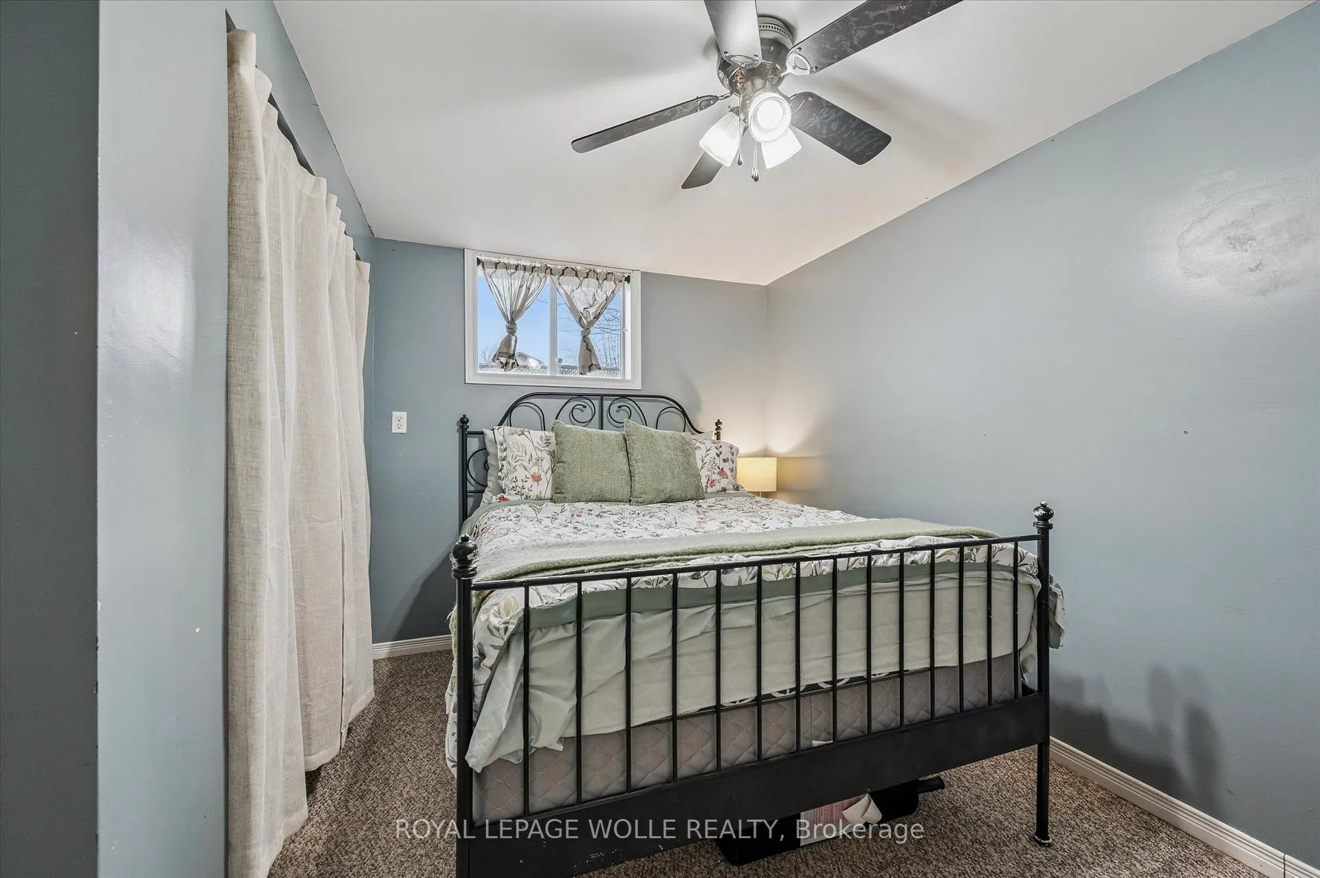 Photo 25 of 20 Ivy Crescent, Brant, Paris — HOMEH