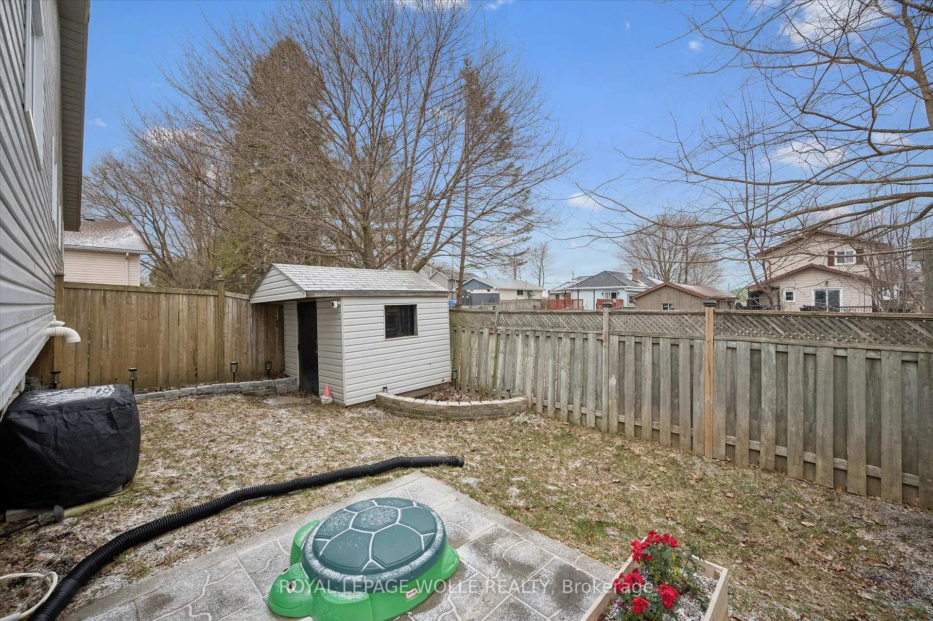 Photo 30 of 20 Ivy Crescent, Brant, Paris — HOMEH