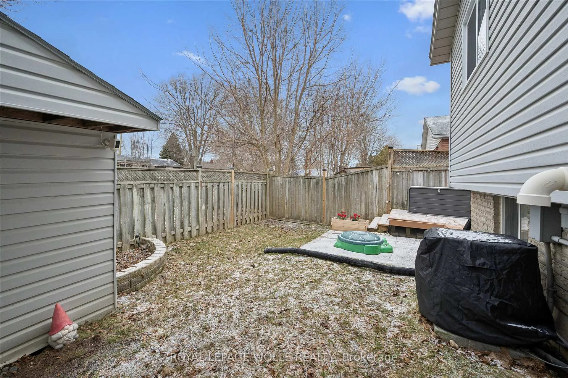 Photo 31 of 20 Ivy Crescent, Brant, Paris — HOMEH
