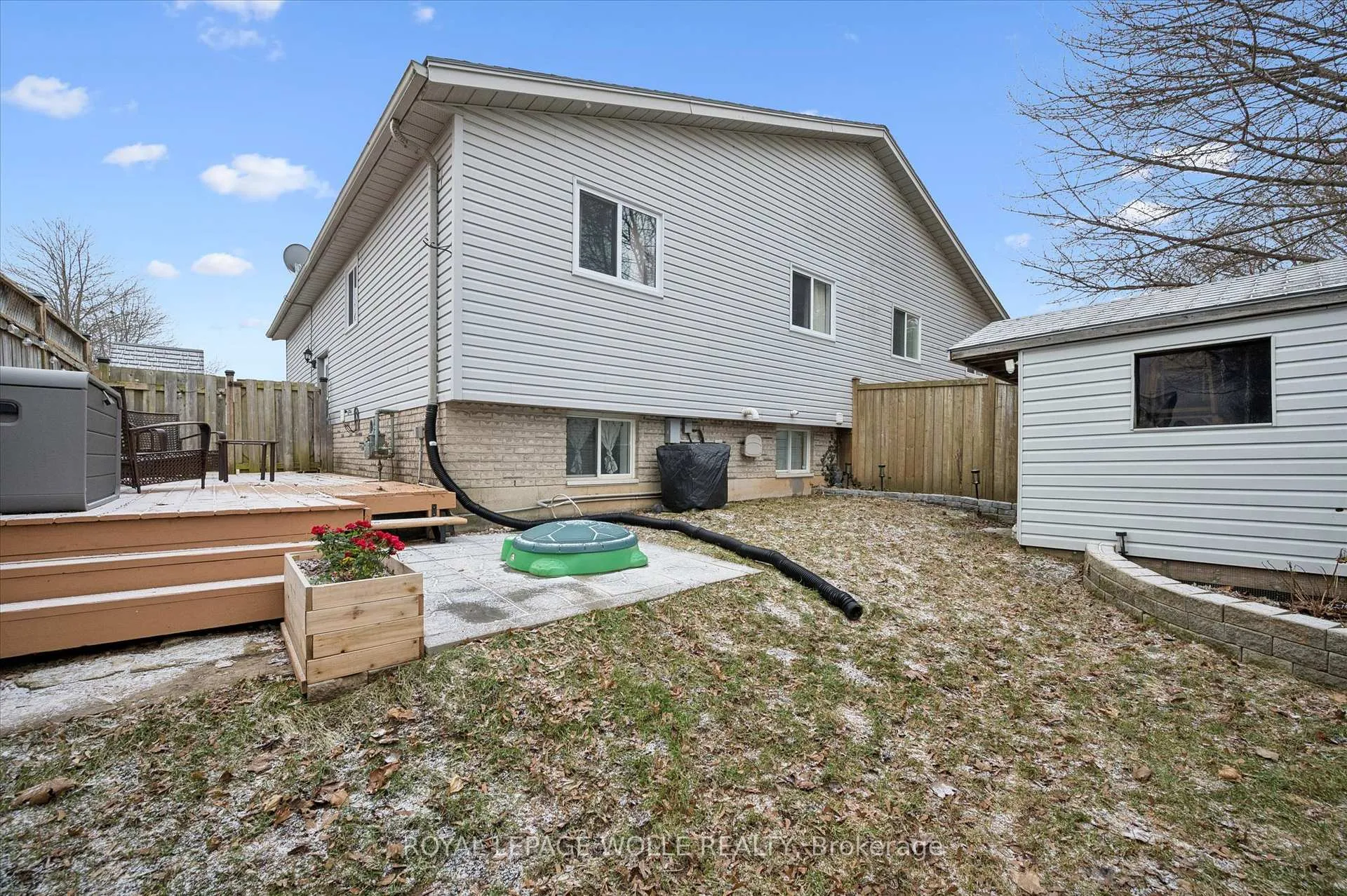 Photo 32 of 20 Ivy Crescent, Brant, Paris — HOMEH
