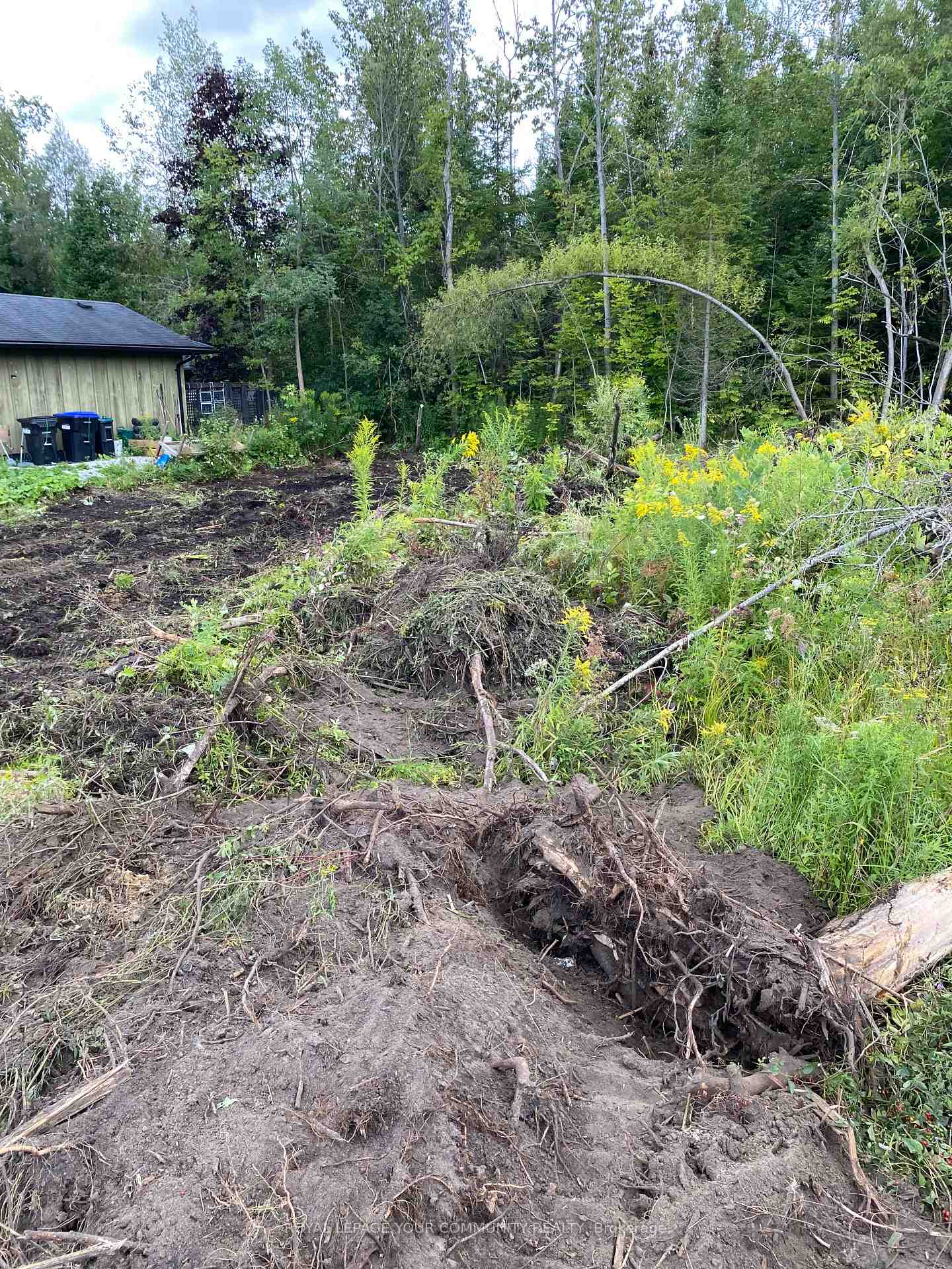 Photo 2 of 2566 25 Sideroad Road, Innisfil, Rural Innisfil — HOMEH