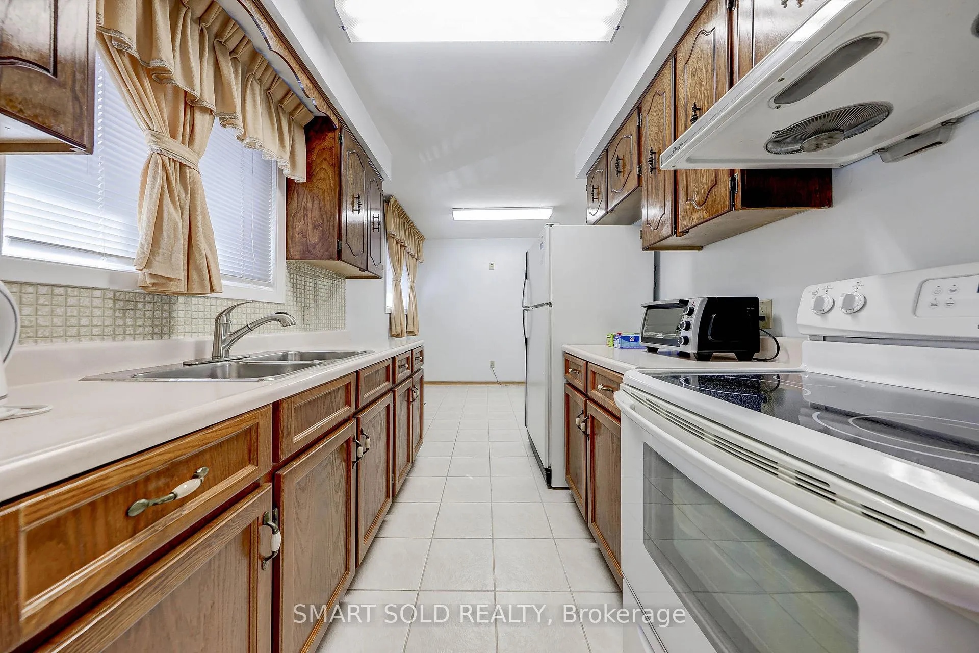 Photo 35 of 59 Chapman Avenue, Toronto, O'Connor-Parkview — HOMEH