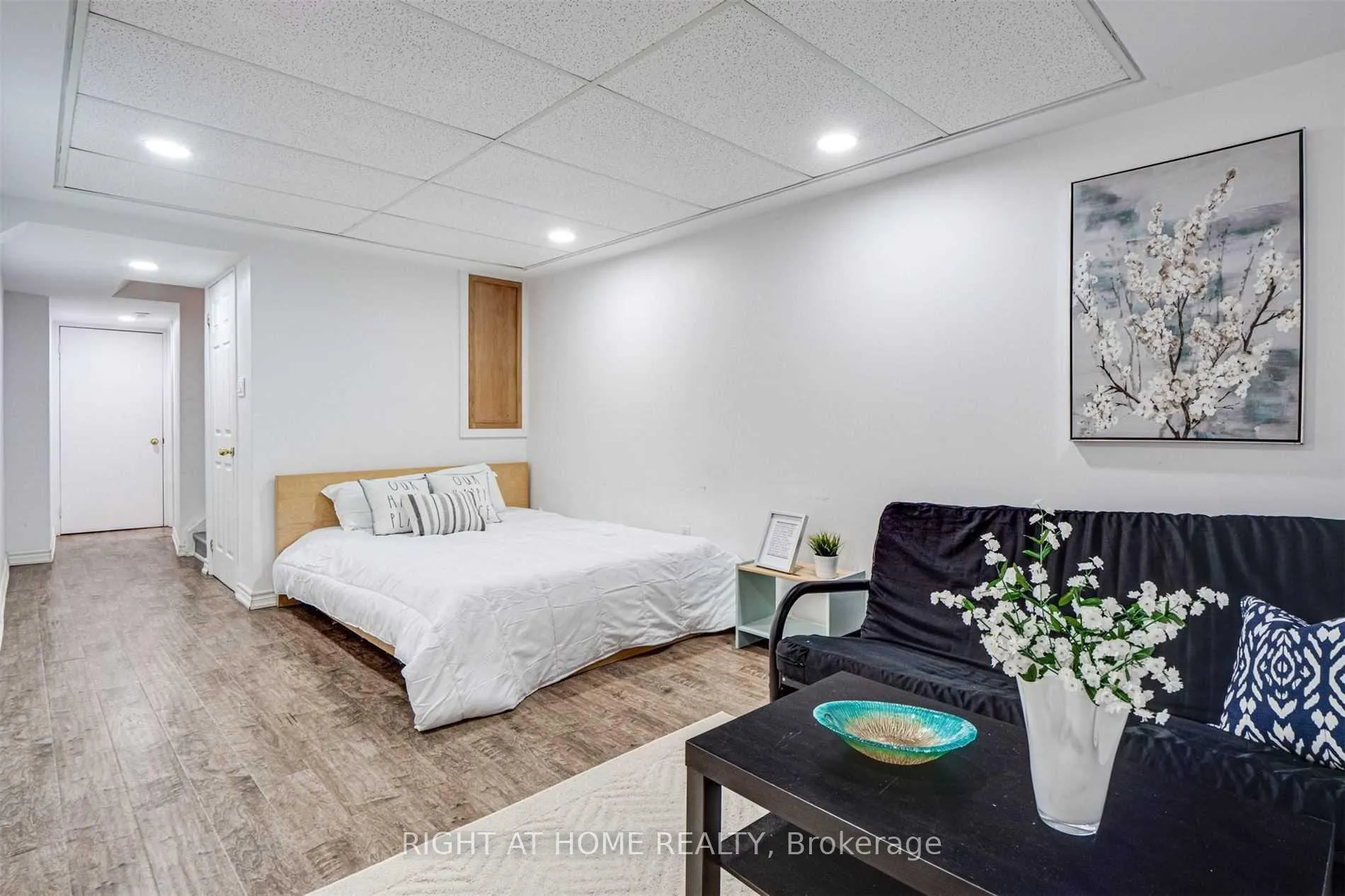 Photo 2 of 55 Dunoon Drive, Vaughan, Maple — HOMEH