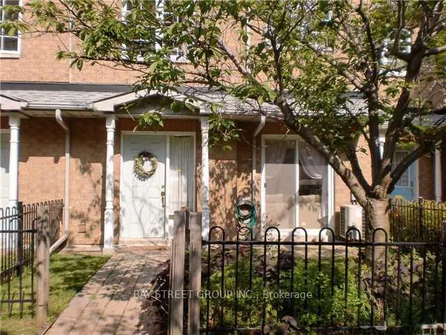 Photo 1 of Unit 17, 1 Alpen Way, Markham, Unionville — HOMEH