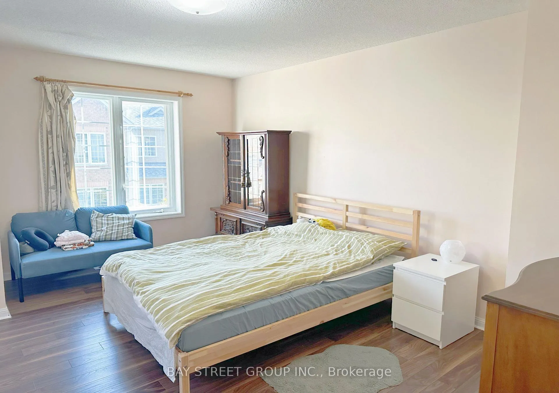 Photo 3 of Unit 17, 1 Alpen Way, Markham, Unionville — HOMEH