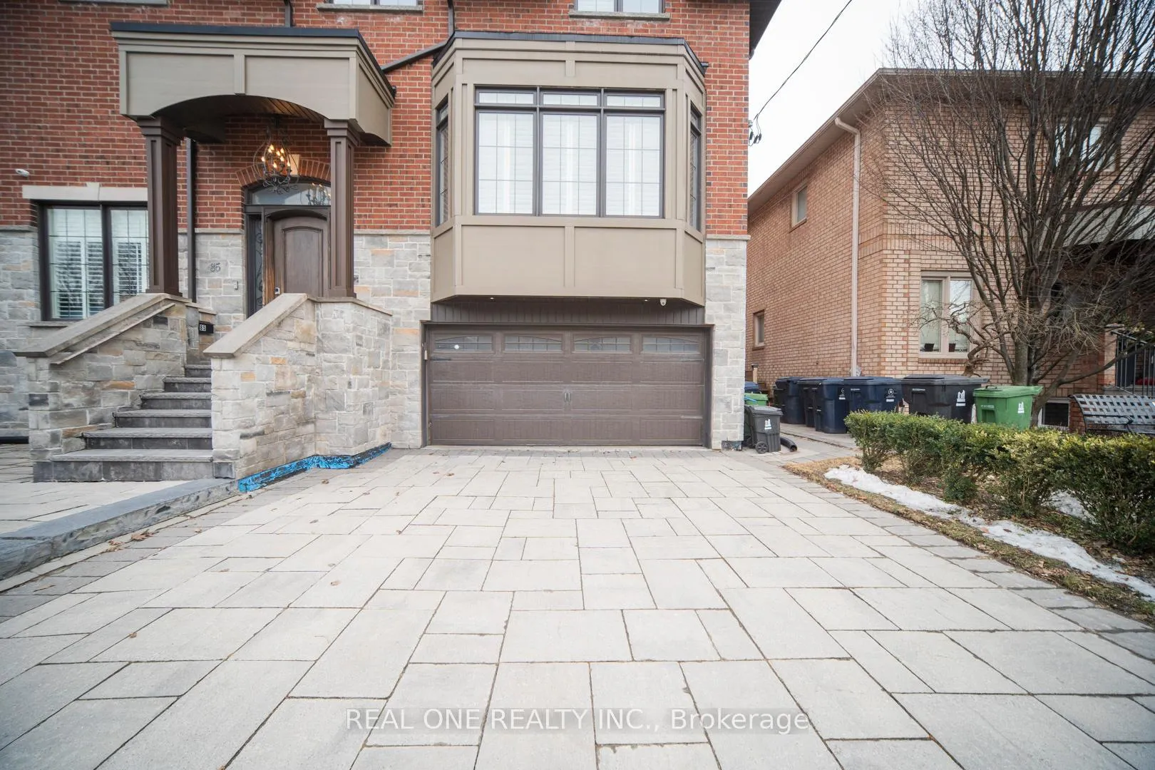 Photo 4 of 85 Dell Park Avenue, Toronto, Englemount-Lawrence — HOMEH