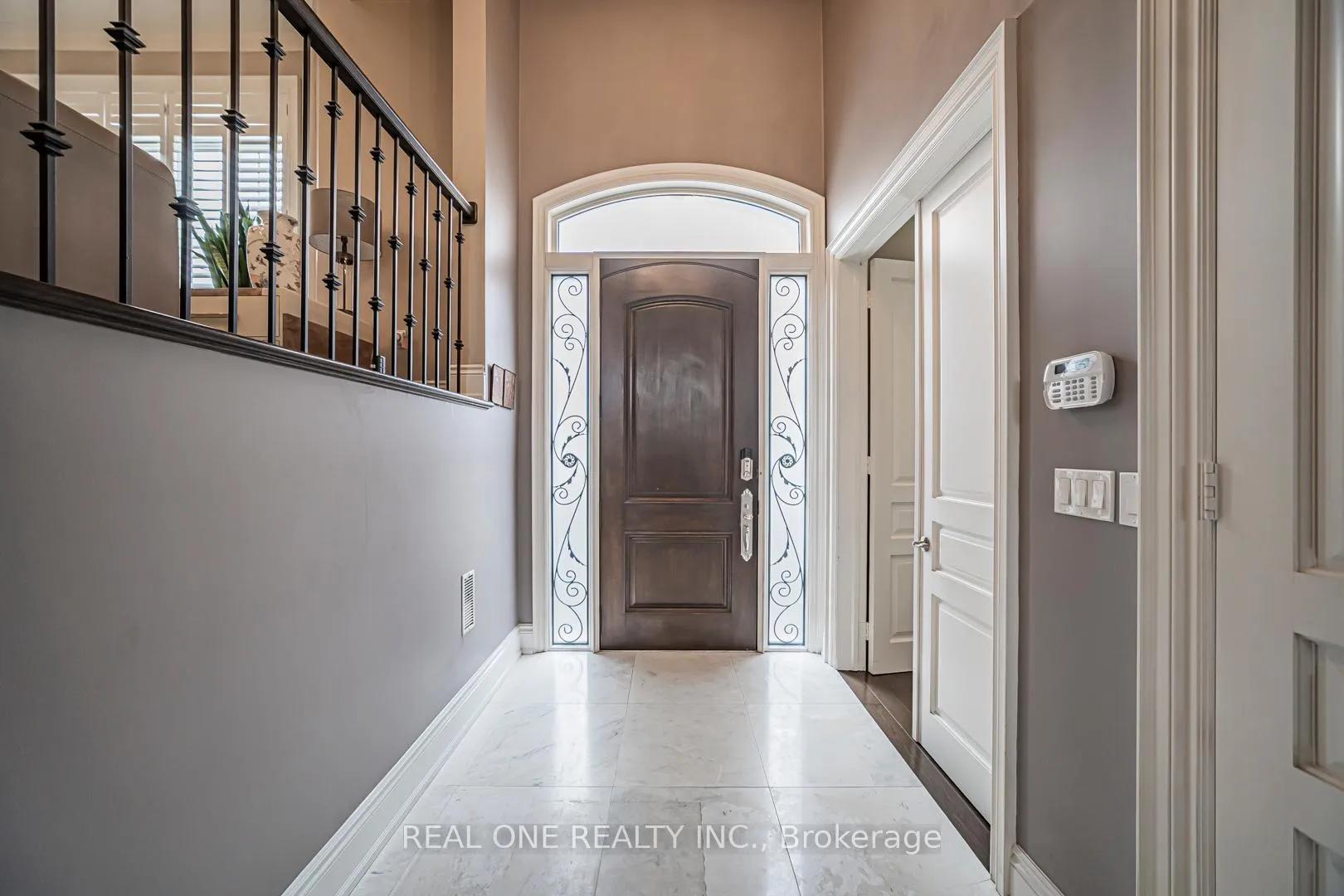 Photo 5 of 85 Dell Park Avenue, Toronto, Englemount-Lawrence — HOMEH
