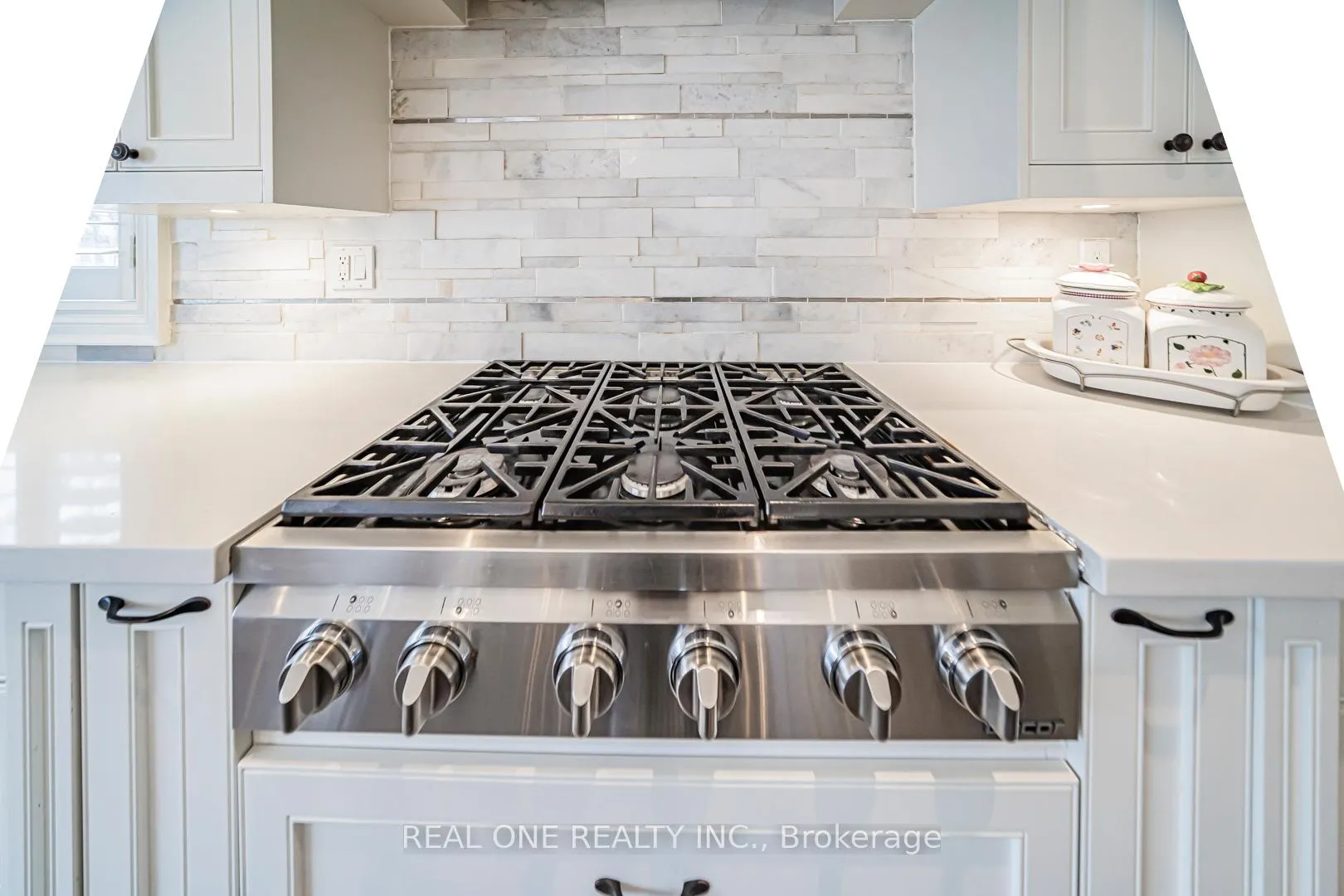 Photo 22 of 85 Dell Park Avenue, Toronto, Englemount-Lawrence — HOMEH