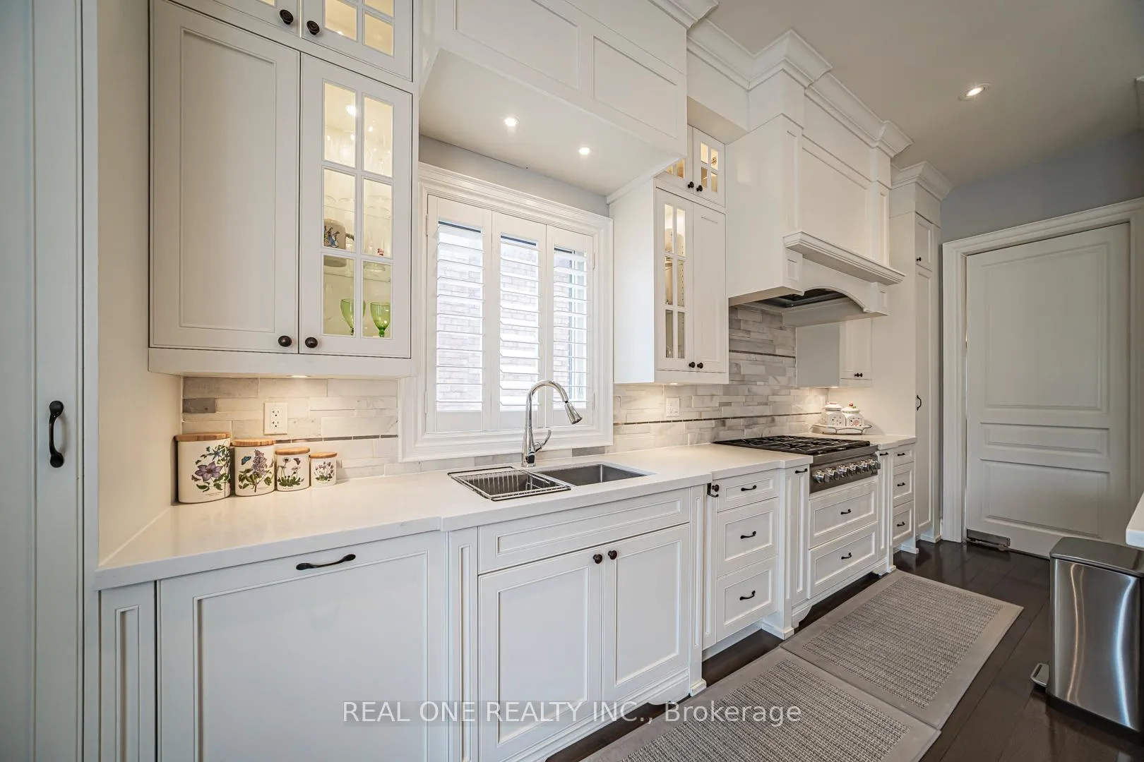 Photo 23 of 85 Dell Park Avenue, Toronto, Englemount-Lawrence — HOMEH