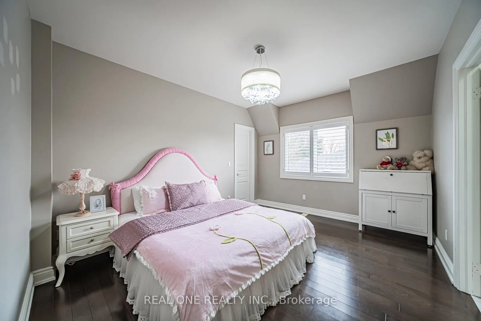 Photo 31 of 85 Dell Park Avenue, Toronto, Englemount-Lawrence — HOMEH