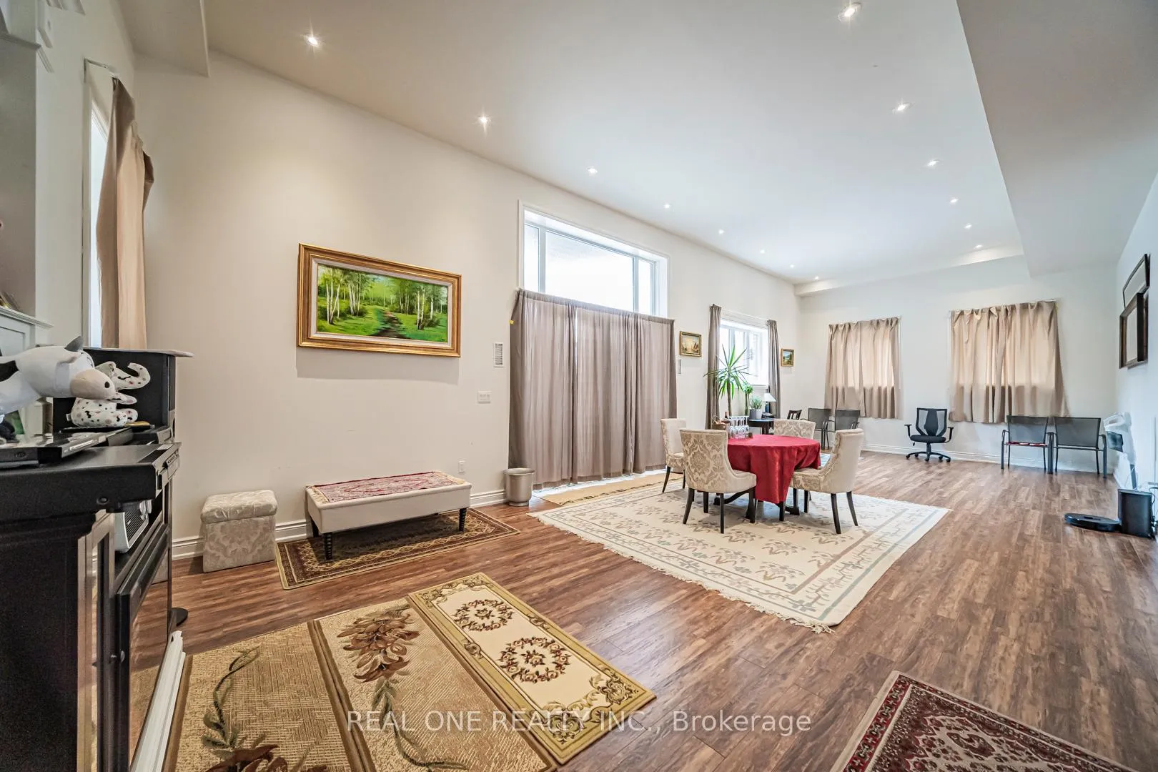 Photo 42 of 85 Dell Park Avenue, Toronto, Englemount-Lawrence — HOMEH