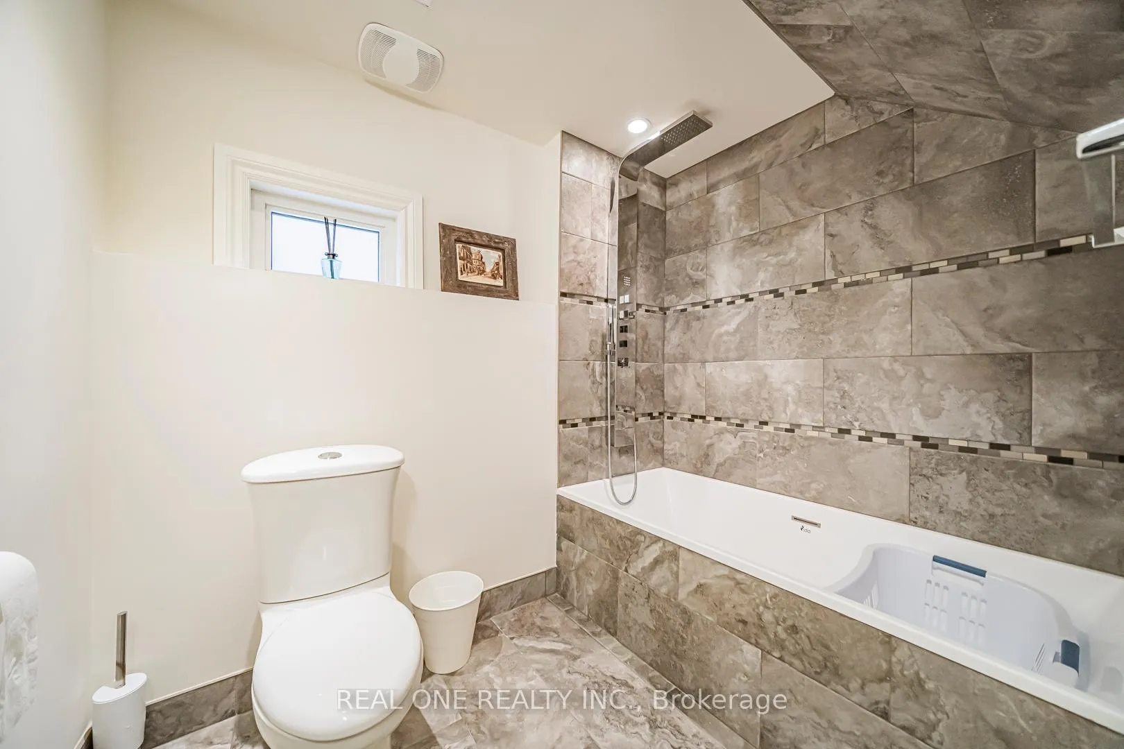 Photo 45 of 85 Dell Park Avenue, Toronto, Englemount-Lawrence — HOMEH