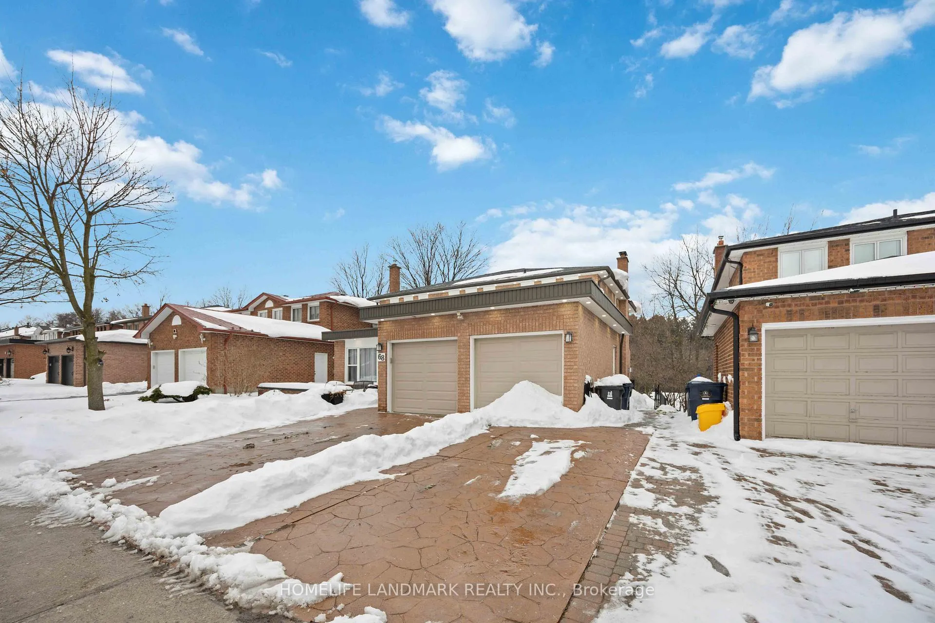 Photo 2 of 68 Linderwood Drive, Scarborough, Centennial Scarborough — HOMEH